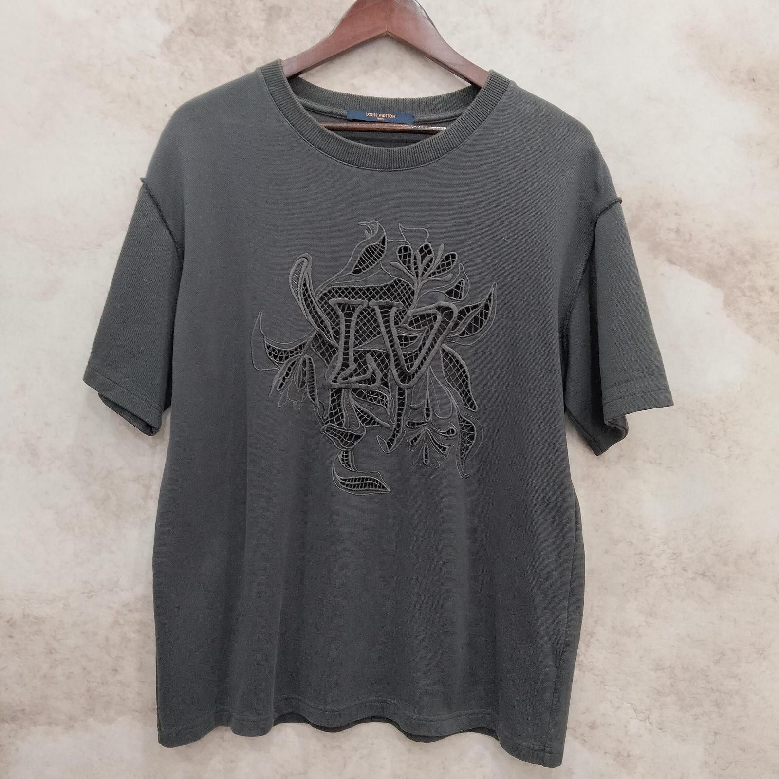 Louis Vuitton Louis Vuitton Embroidered Logo T-Shirt Size M Size US M / EU 48-50 / 2 - 1 Thumbnail