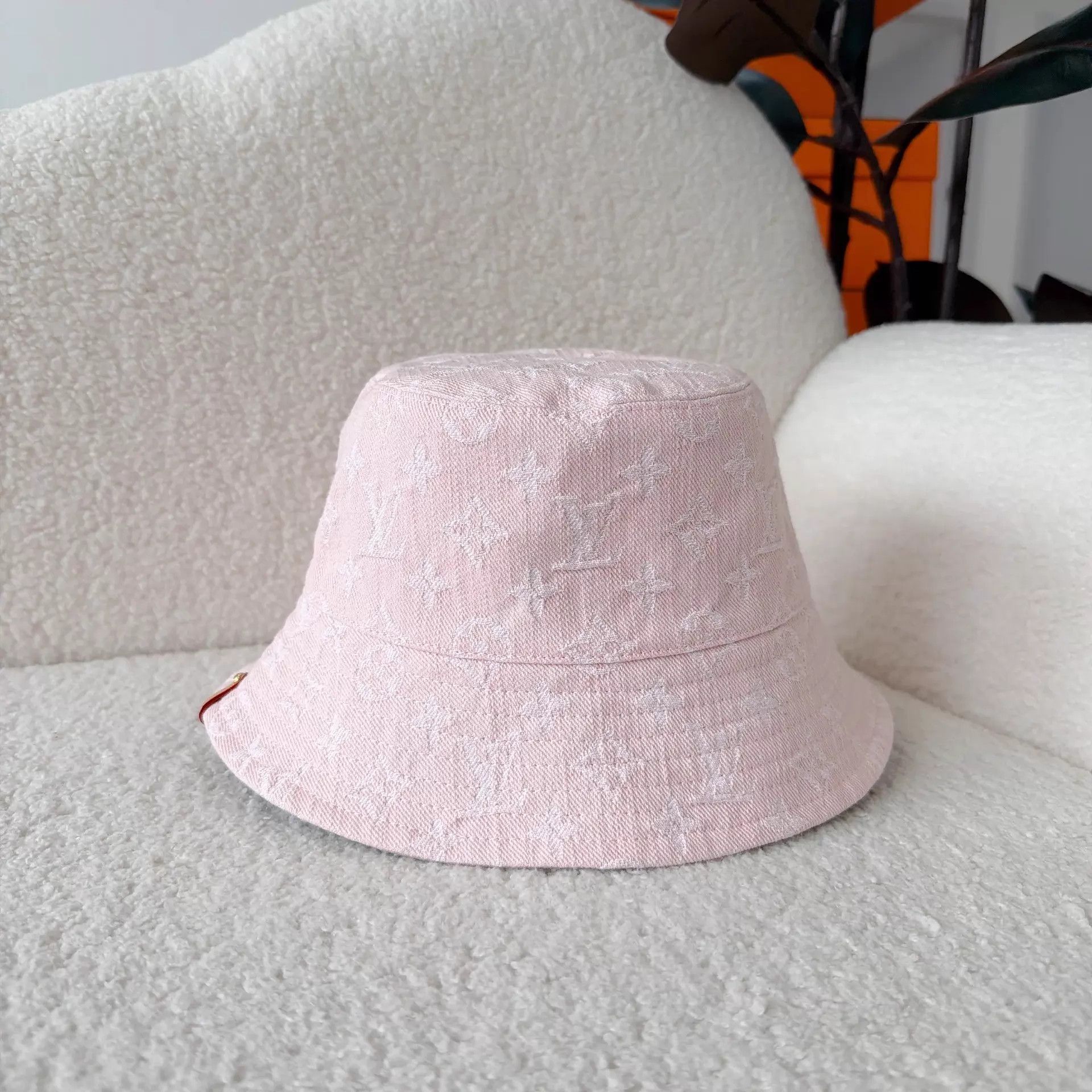 Louis Vuitton Louis Vuitton pink 2-sided monogram bucket hat Size ONE SIZE - 1 Thumbnail