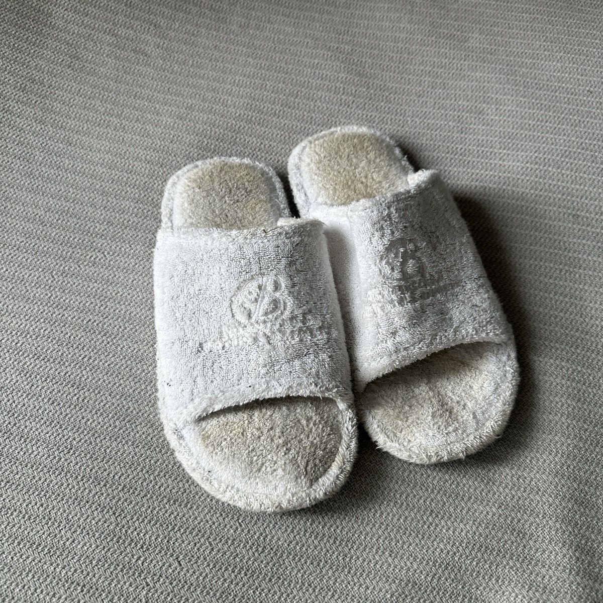 Balenciaga Hotel Slippers in White Terry Cotton