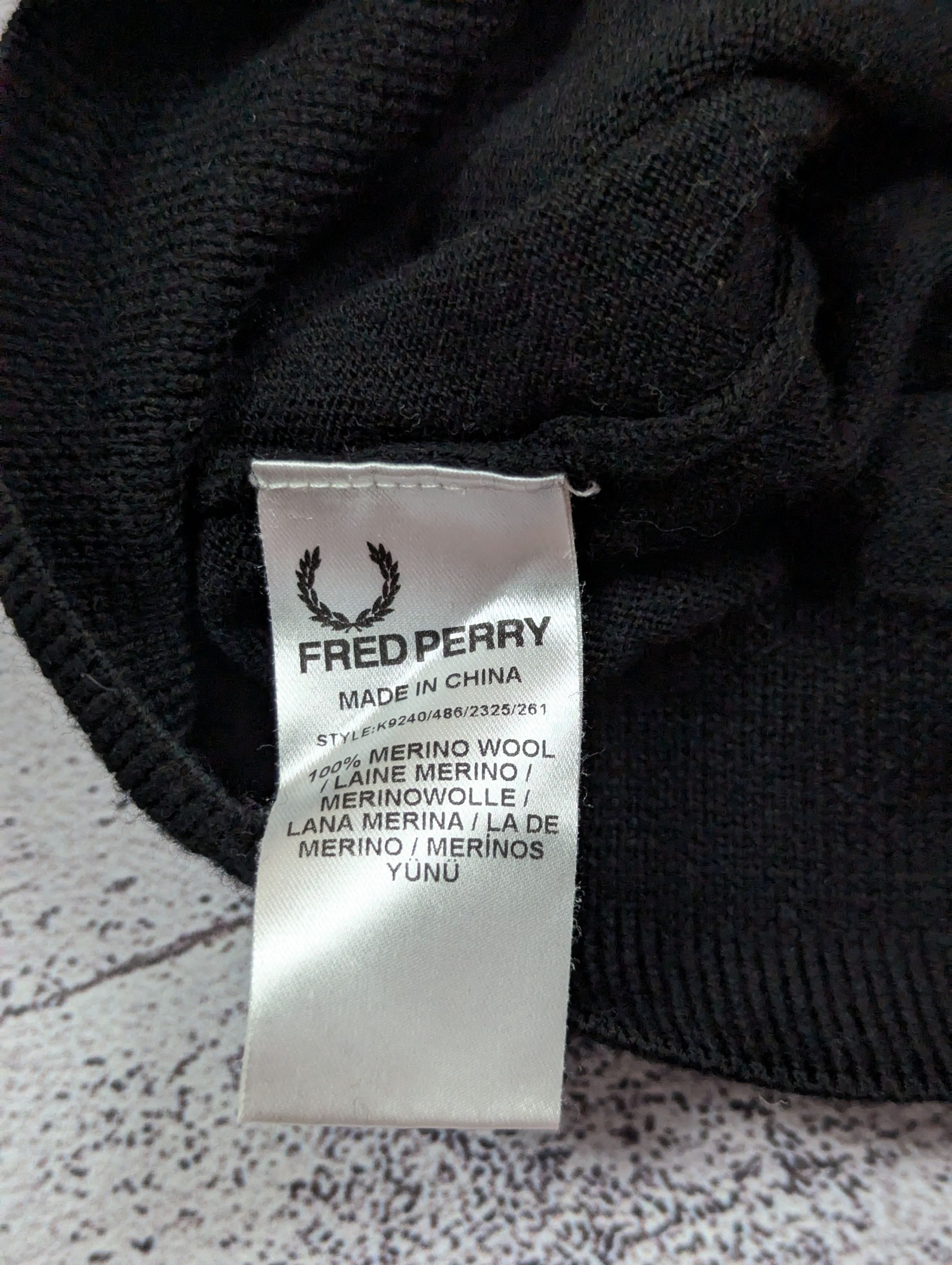 Fred Perry Fred Perry Merino Wool V Neck Sweater L Size US L / EU 52-54 / 3 - 12 Thumbnail