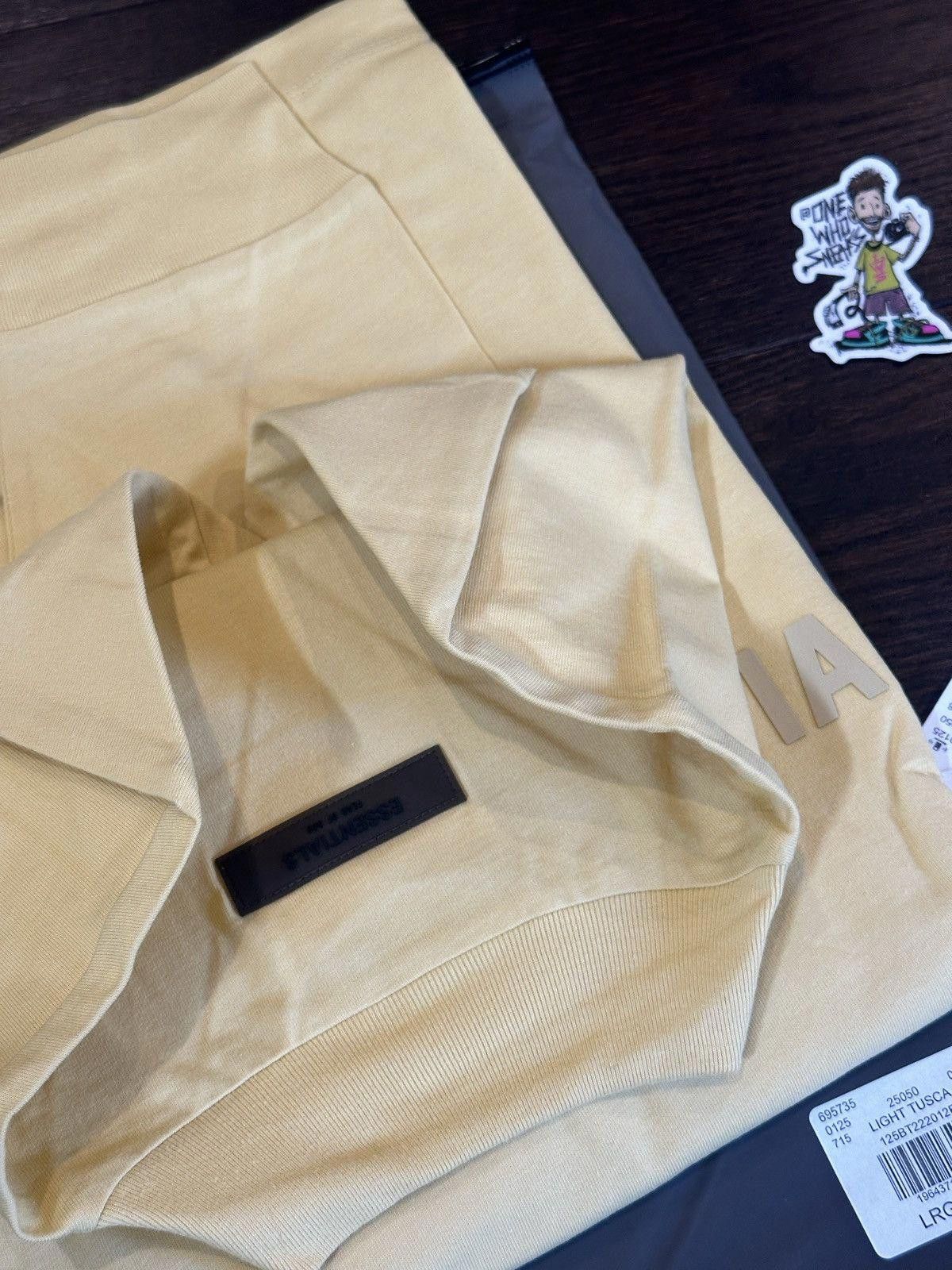 Fear of God Fear of God Essentials L/S Tee Tuscan Size Large Size US L / EU 52-54 / 3 - 11 Thumbnail