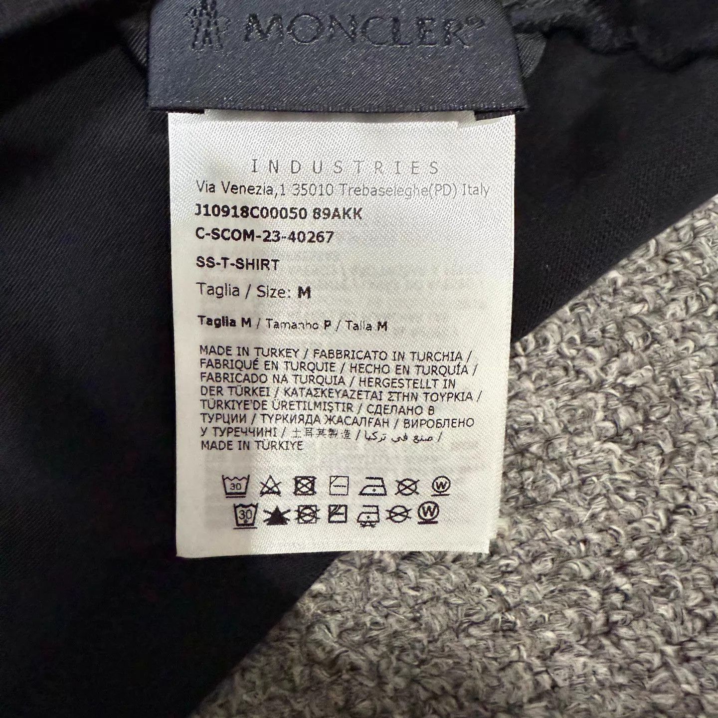 Moncler Moncler Graffiti Unused SS Tee M Size M / US 6-8 / IT 42-44 - 4 Thumbnail