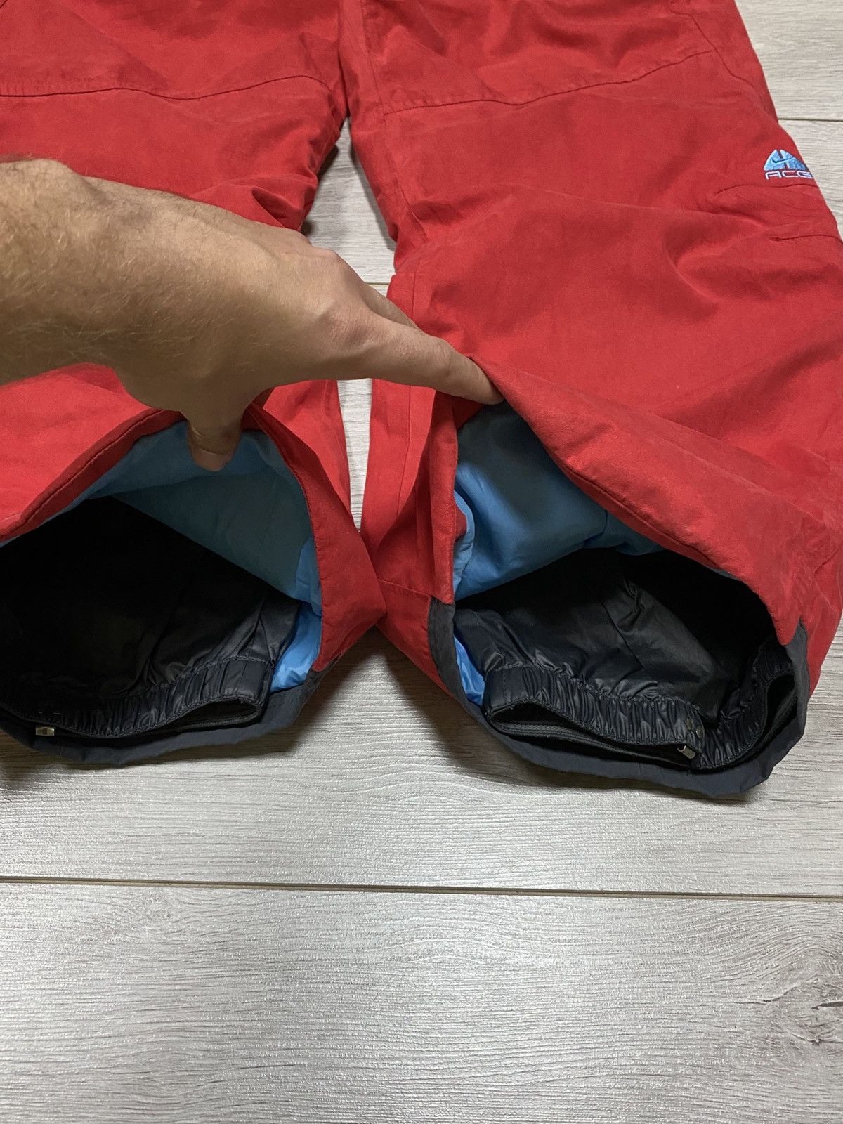 Nike ACG Nike acg vintage multi pocket storm fit ski pants snowboard Size US 31 - 3 Thumbnail