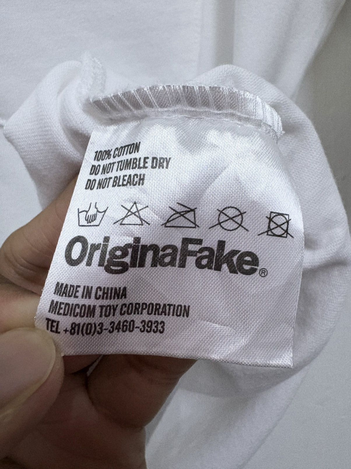 Original Fake 2000's Original Fake " Kaws + Warhol " Kiss Pocket T-Shirt Size US S / EU 44-46 / 1 - 9 Thumbnail