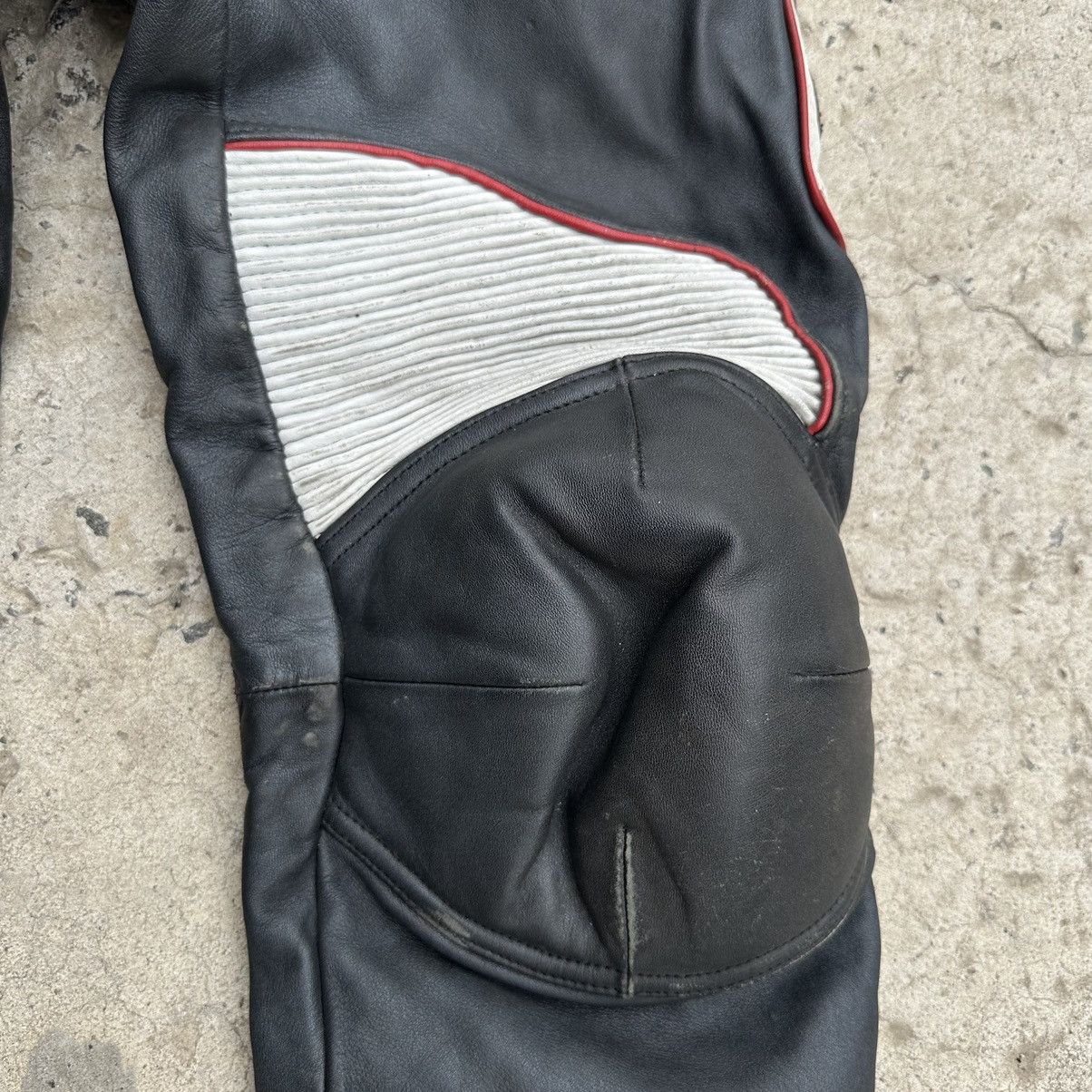 Vintage Vintage Moto Leather Pants IDCS ISS Size 54 Y2K 00s USA Size US 38 / EU 54 - 5 Thumbnail