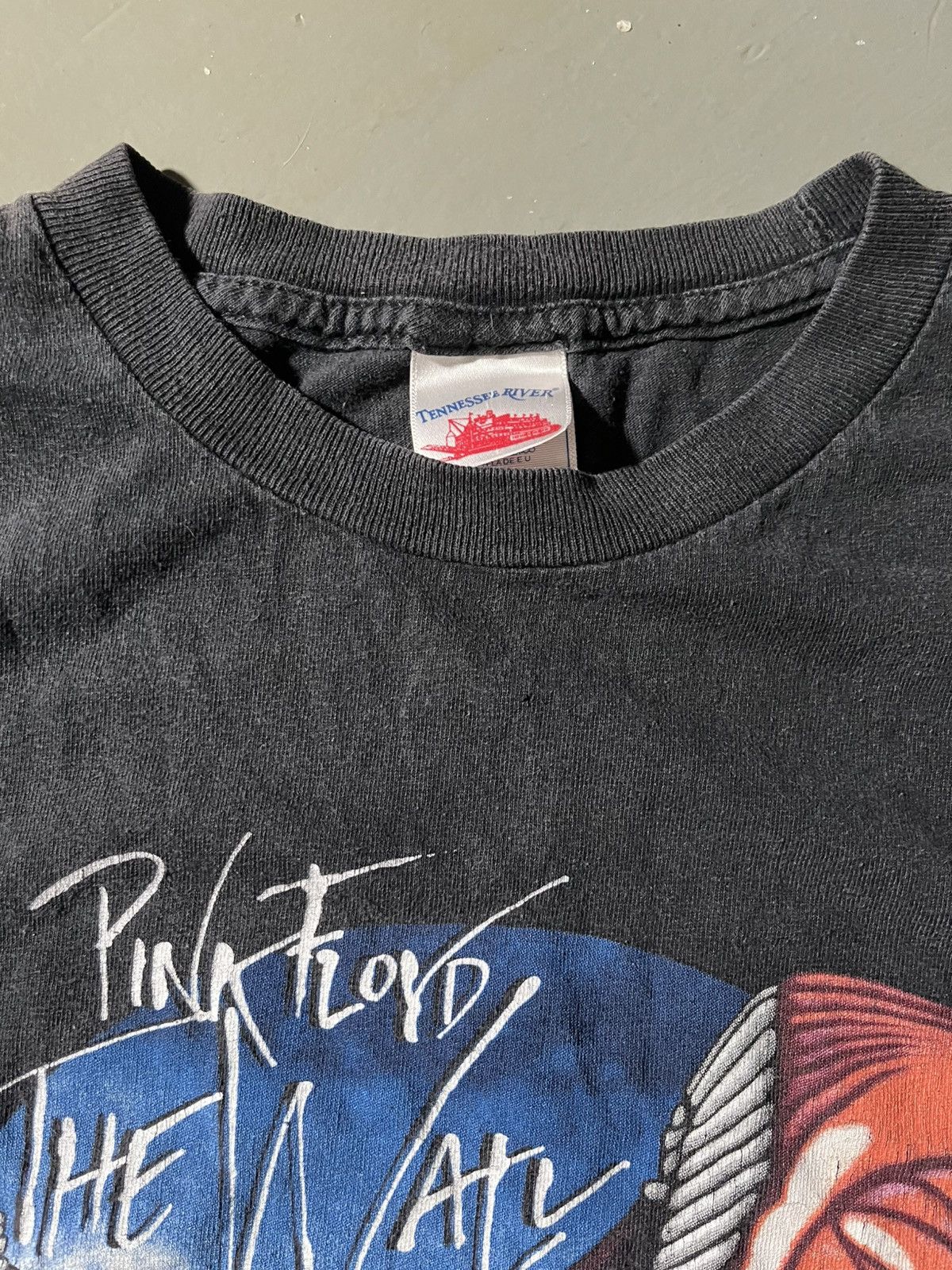 Vintage 2003 Pink Floyd “The Wall” t-shirt Size US M / EU 48-50 / 2 - 2 Thumbnail