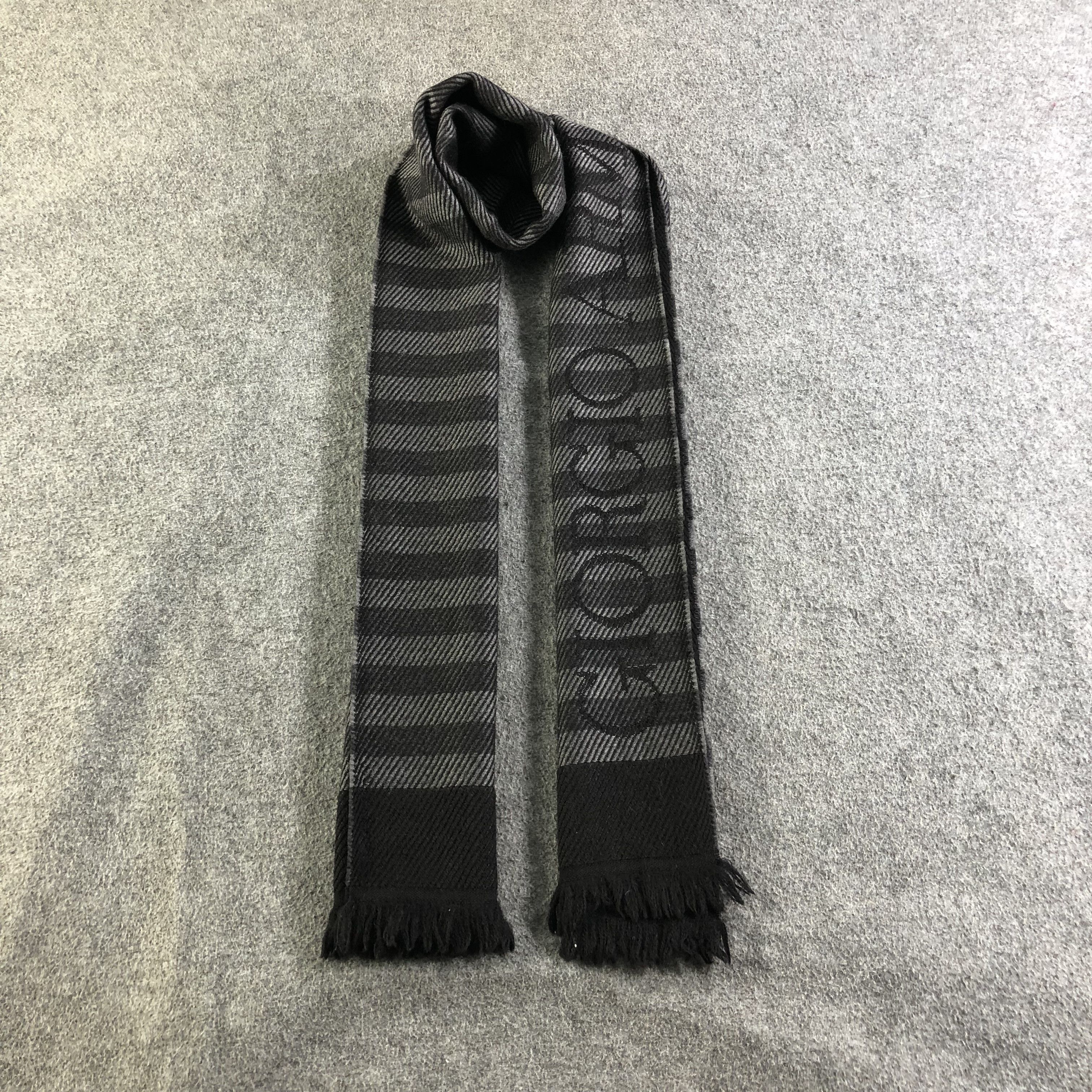 Giorgio Armani Giorgio Armani Spell Out Wool Scarf Muffler V1954 Size ONE SIZE - 1 Thumbnail