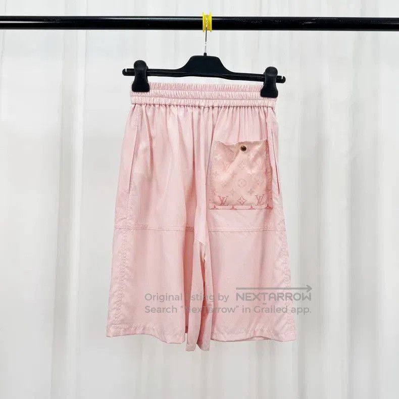 Louis Vuitton Louis Vuitton Pink Monogram Silk Shorts. Size US 32 / EU 48 - 2 Thumbnail
