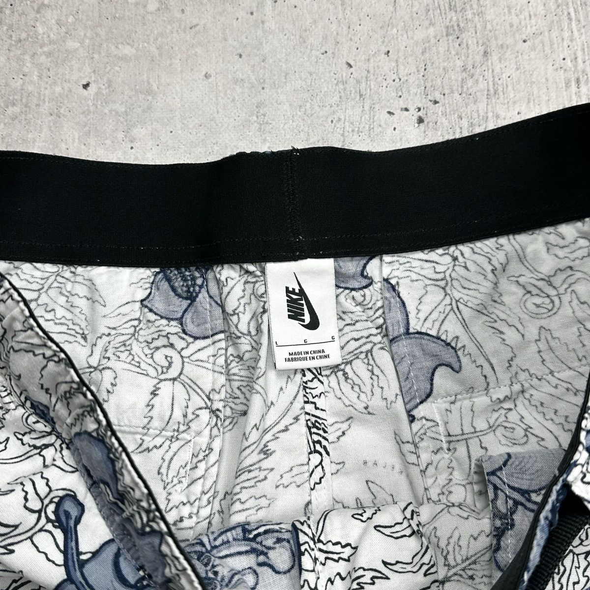 Nike × Nike ACG NikeLab Floral Short White Dark Obsidian & Black Size US 34 / EU 50 - 5 Thumbnail