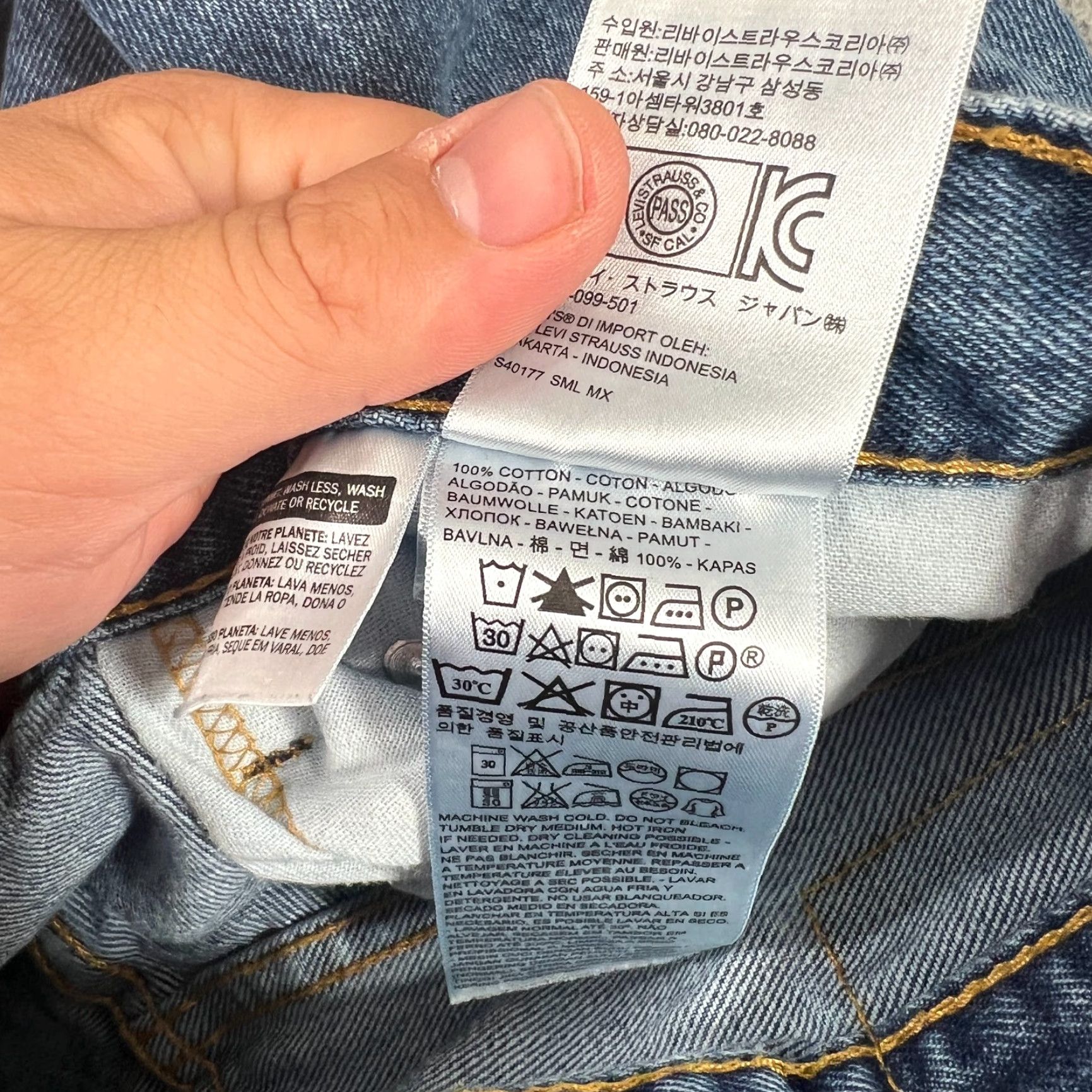 Levi's VINTAGE Levi's Jeans Men's 34 Relaxed Straight Distressed Blue 550 Y2K Grunge USA 5-Pocket Denim Pants Size US 34 / EU 50 - 6 Thumbnail