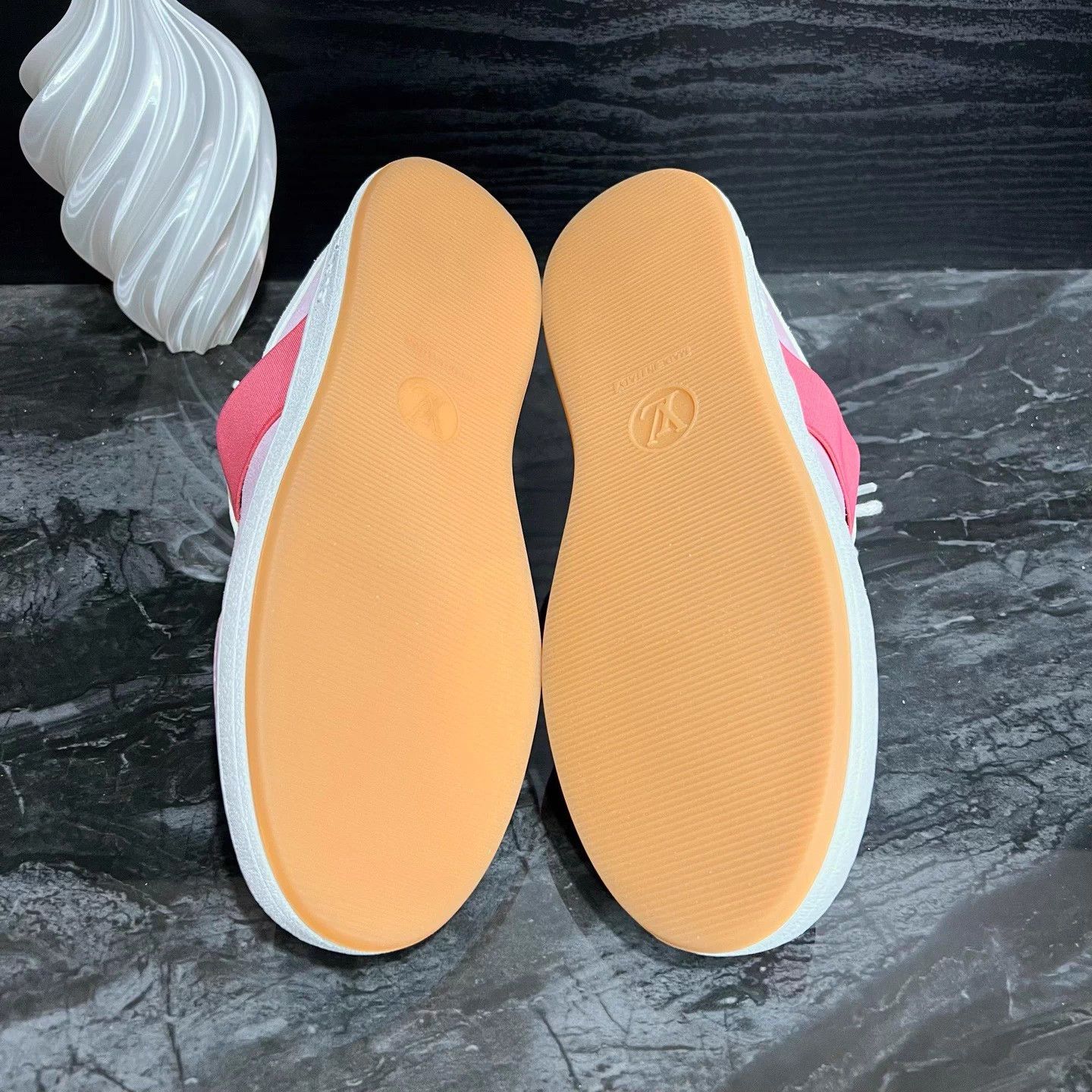 Louis Vuitton LV Pink/White 38 Embossed All Over Print Slip-On Shoes New Size US 7 / IT 37 - 5 Thumbnail