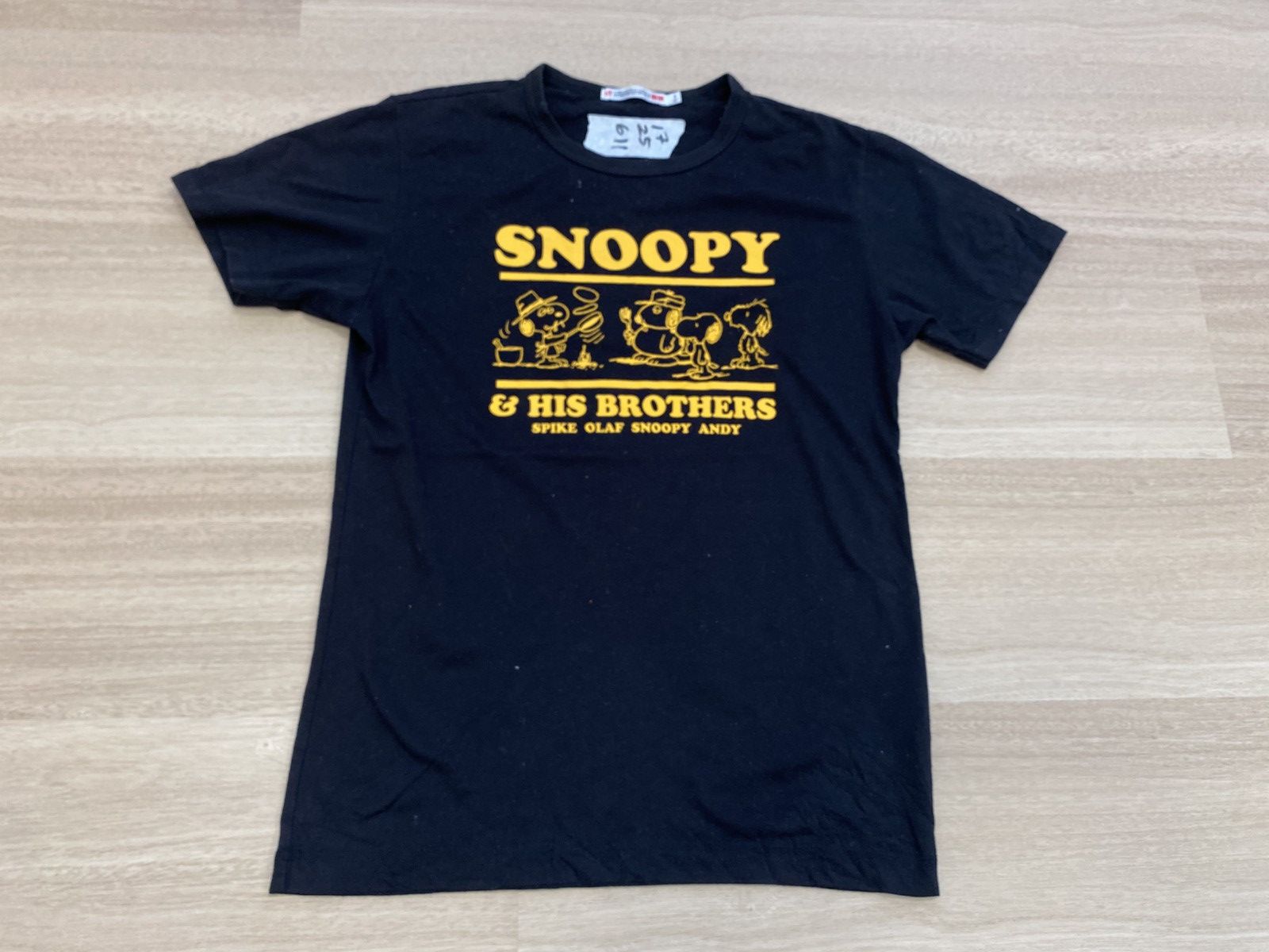 Uniqlo Snoopy andy size s uniqlo tshirt big logo Size US S / EU 44-46 / 1 - 1 Thumbnail
