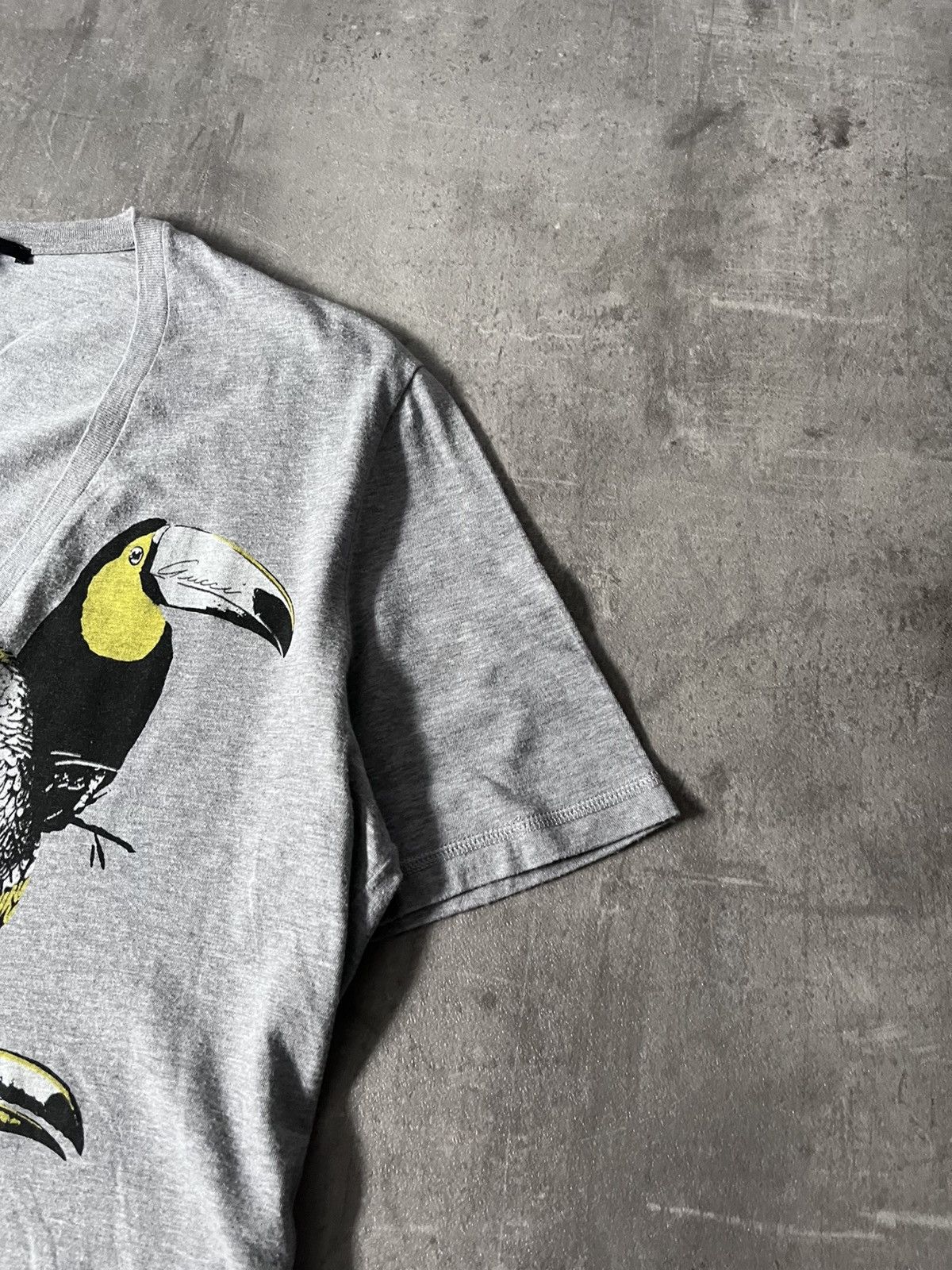Gucci Gucci S/S 2009 V-Neck Birds Toocan T-shirt grey Size US XL / EU 56 / 4 - 8 Thumbnail