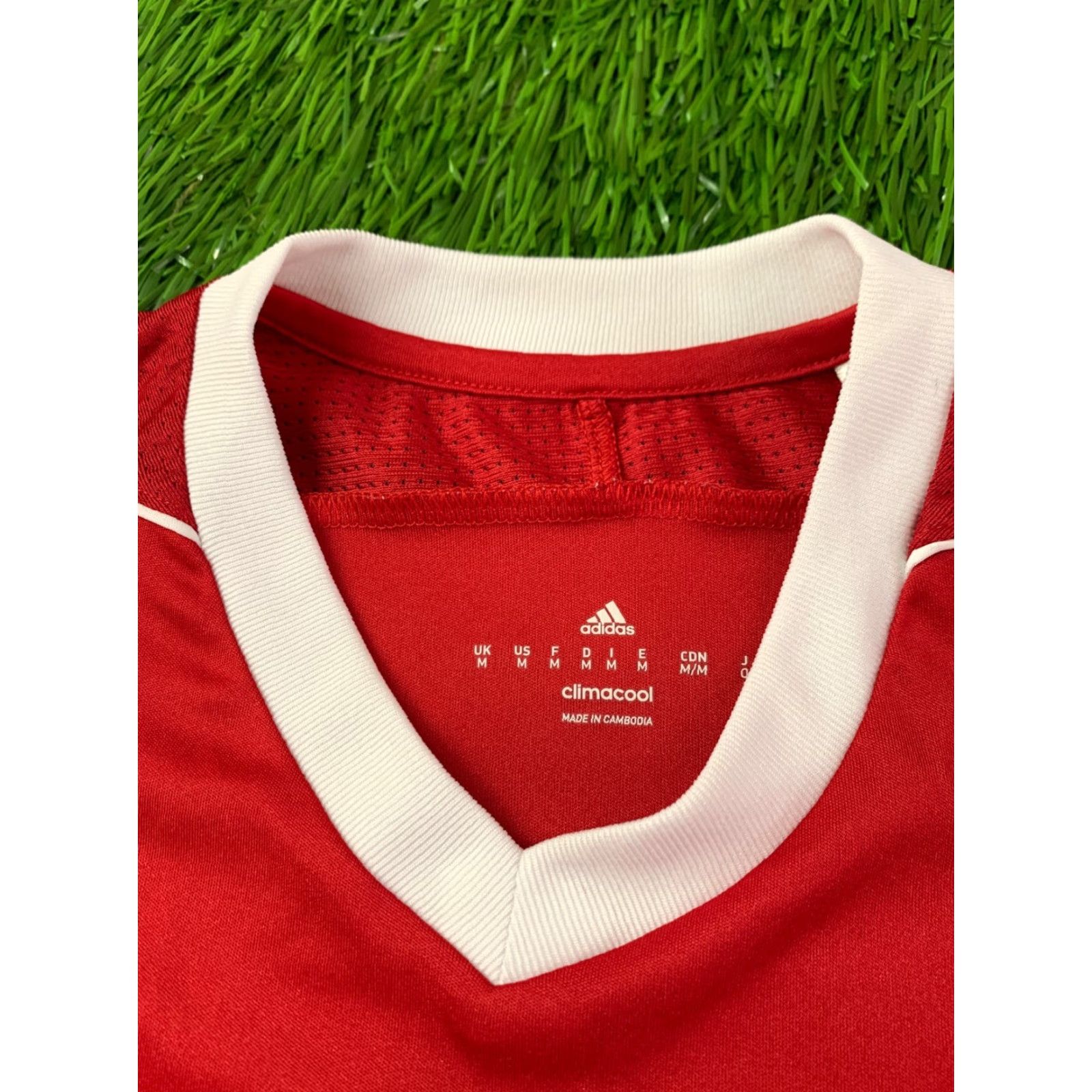 Adidas ADIDAS PERFORMANCE TIRO ORIGINAL 2017 FOOTBALL SHIRT JERSEY SIZE M RED AND WHITE Men's Short Sleeve T-Shirt Football 2017 Size US M / EU 48-50 / 2 - 4 Thumbnail