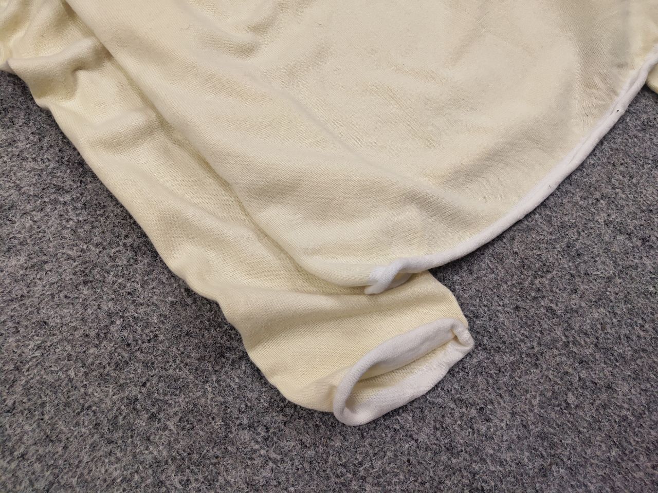 Yves Saint Laurent Vintage Yves Saint Laurent yellow big Logo Light Sweater Size US M / EU 48-50 / 2 - 6 Thumbnail