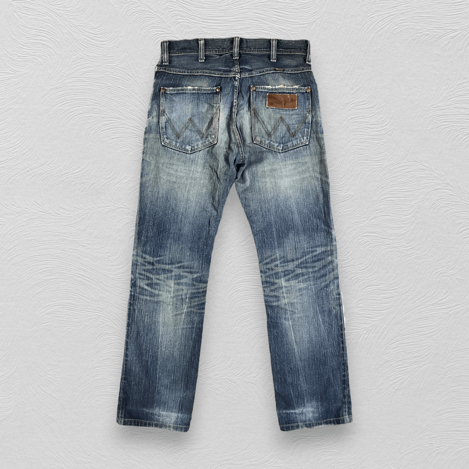 Vintage Vintage Wrangler Jeans Faded Blue Distressed Denim KJ2086 Size US 30 / EU 46 - 2 Thumbnail