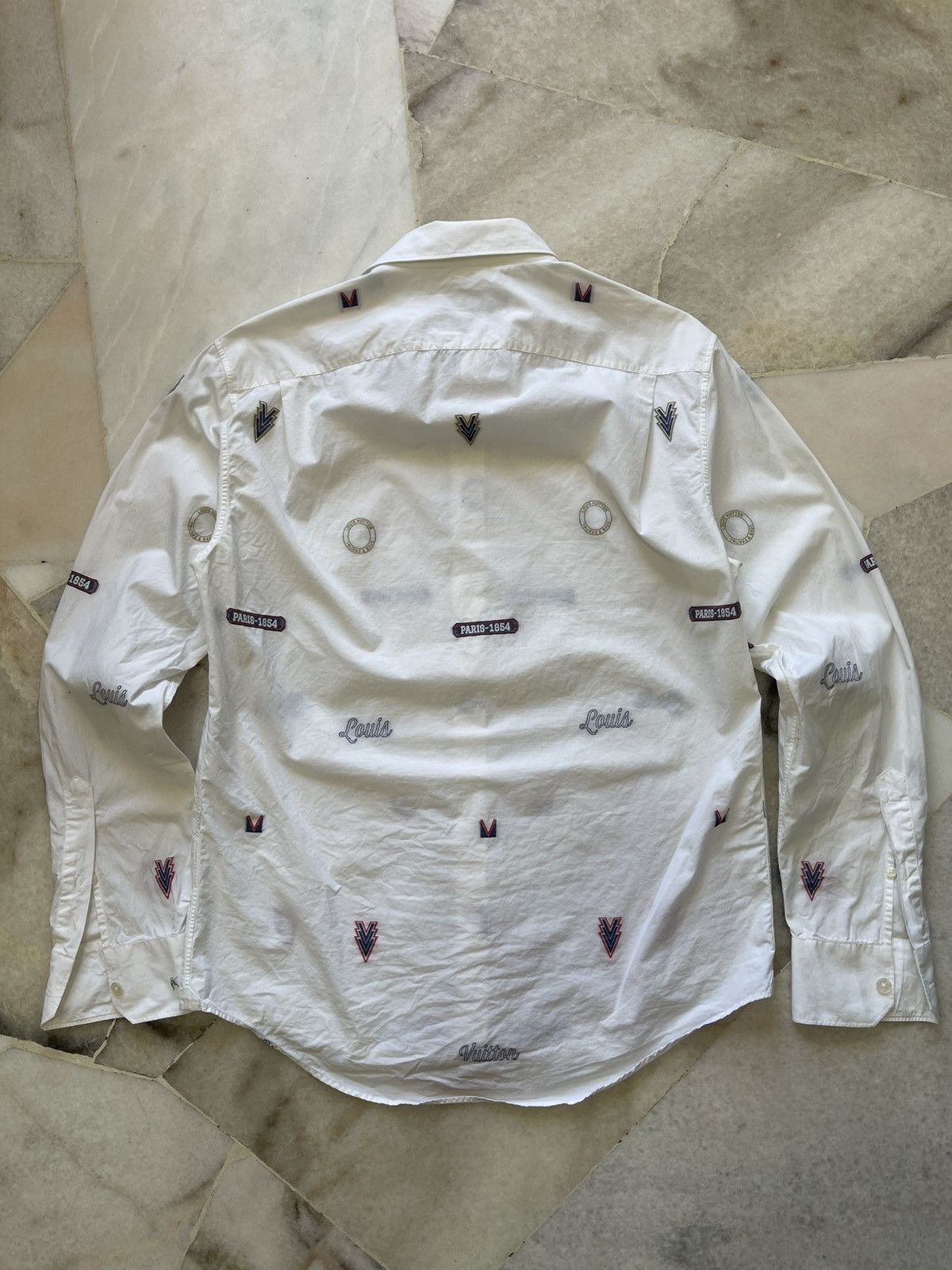 Louis Vuitton 2018 Louis Vuitton Embrodery Logo Button Up Size US M / EU 48-50 / 2 - 7 Thumbnail