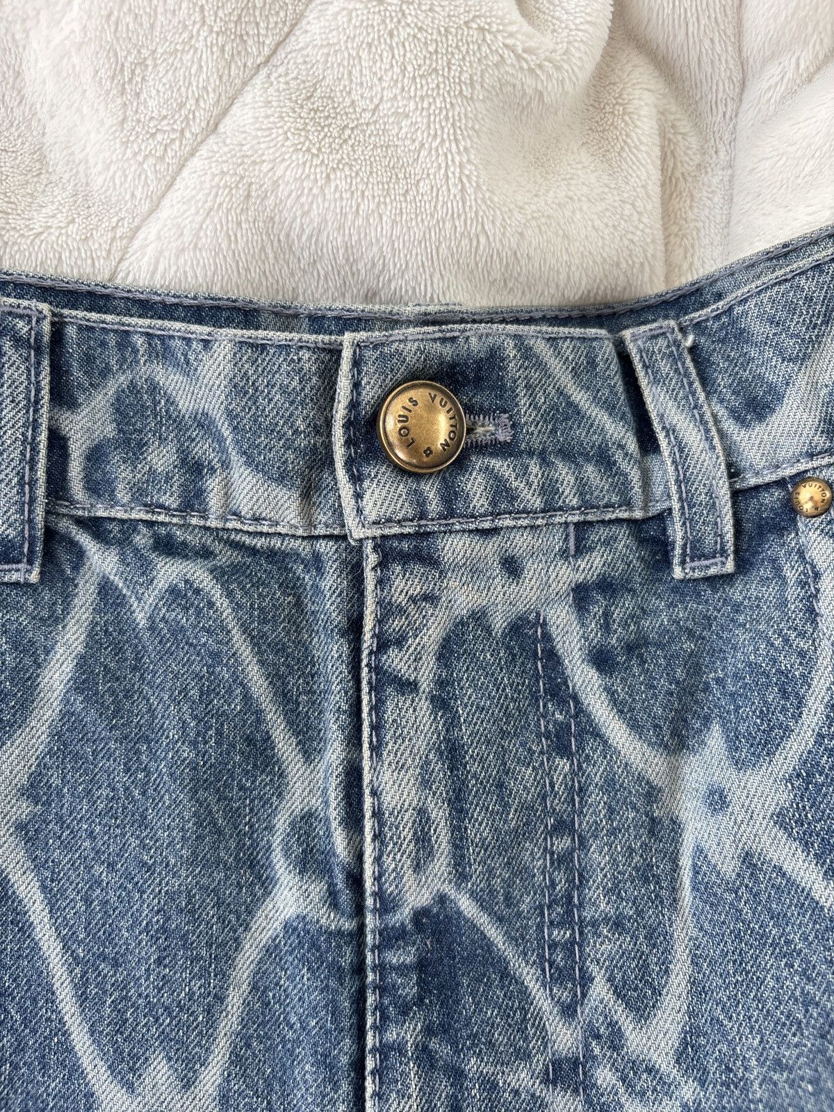 Louis Vuitton Monogram Printed Denim Shorts Size US 32 / EU 48 - 3 Thumbnail