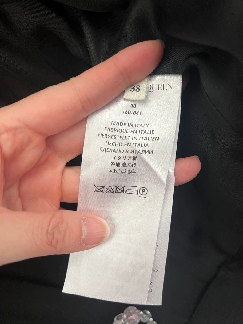 Alexander McQueen Alexander McQUEEN Suit, size 38, with slight wear marks. Wo Size XS / US 0-2 / IT 36-38 - 4 Thumbnail
