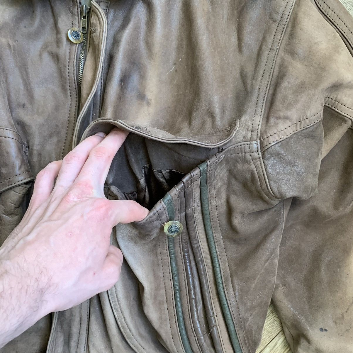 Vintage Vintage Leather Bomber Jacket Size US S / EU 44-46 / 1 - 11 Thumbnail
