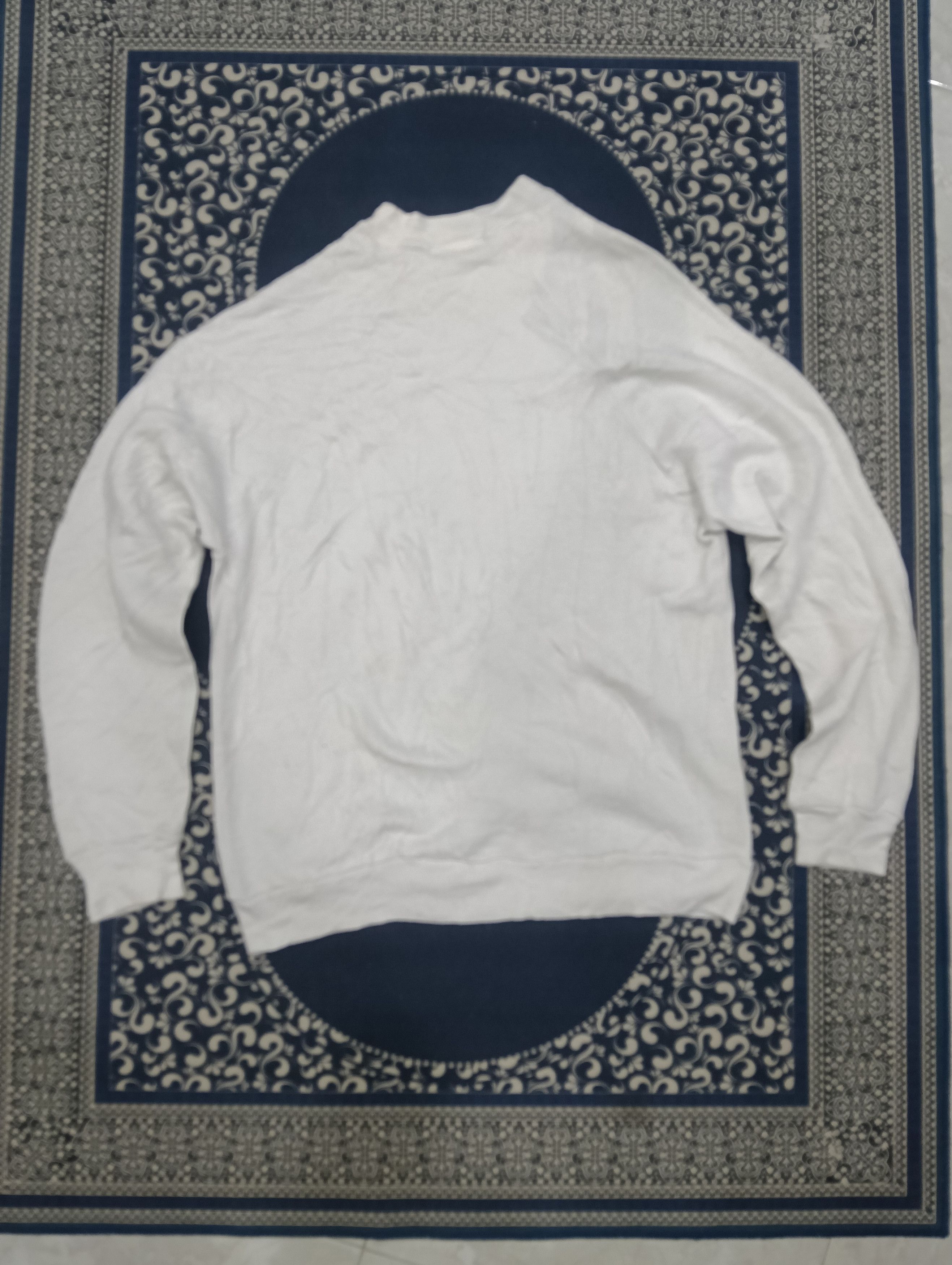 Guess Vintage Guess Sweatshirt Crewneck Size US L / EU 52-54 / 3 - 3 Thumbnail