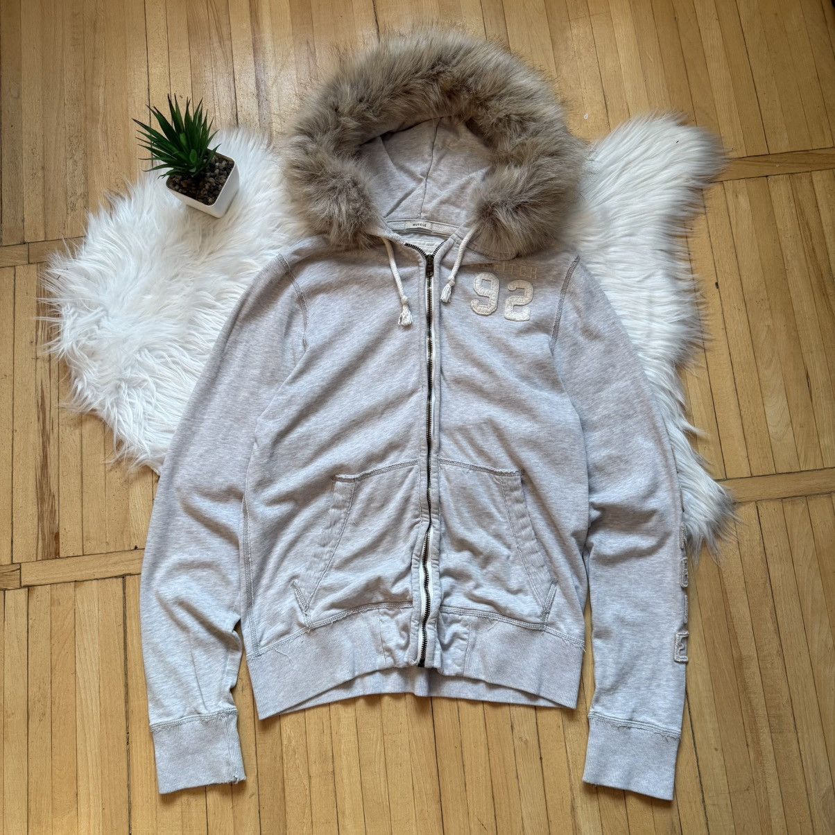 Abercrombie & Fitch Vintage Y2K Hollister Faux Fur Purple Hoodie 2