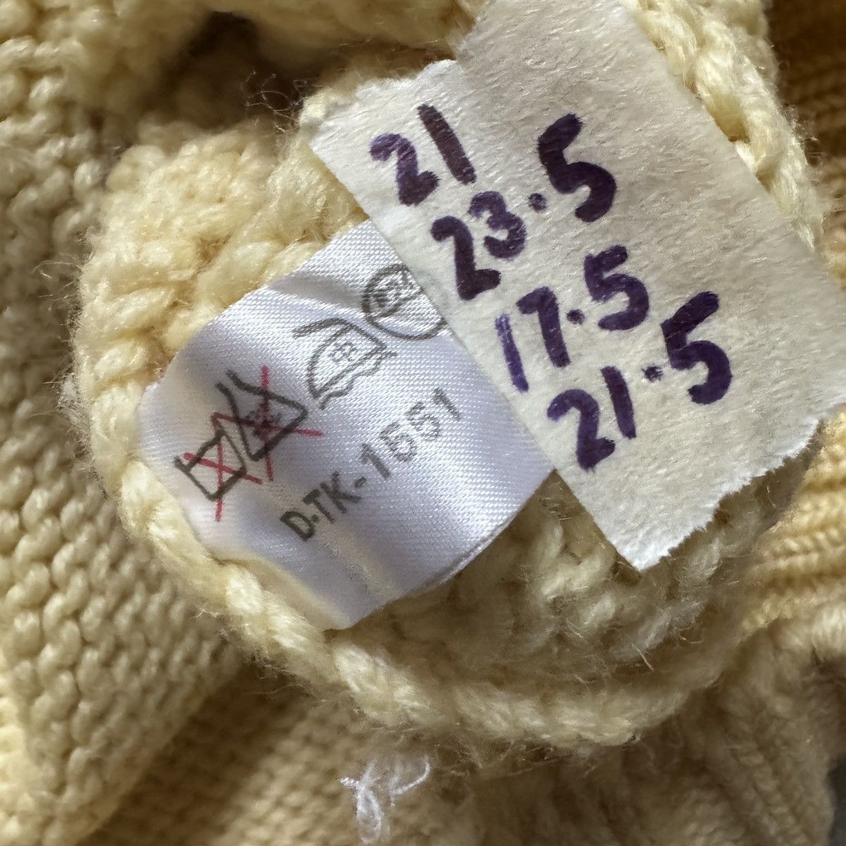 Polo Ralph Lauren Polo Ralph Lauren 90's Heavy Wool Crest Logo Ivory Knit Size US M / EU 48-50 / 2 - 13 Thumbnail