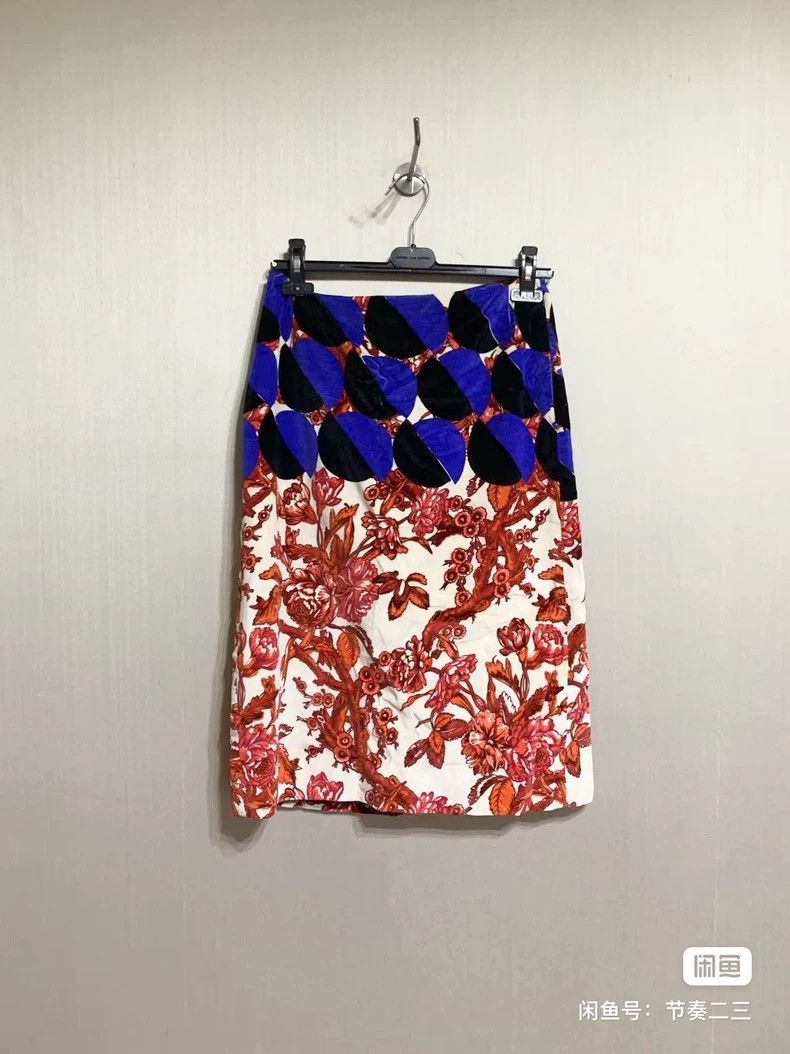 Dries Van Noten Dries Van Noten size:38 Red and blue velvet printed half s Size 27" / US 4 / IT 40 - 2 Thumbnail