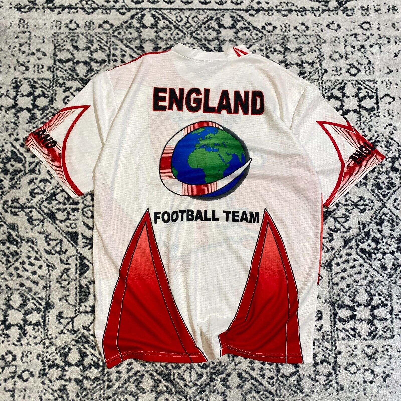 Vintage Vintage White Red Polyester T-Shirt Size XL England Football Size US XL / EU 56 / 4 - 10 Thumbnail