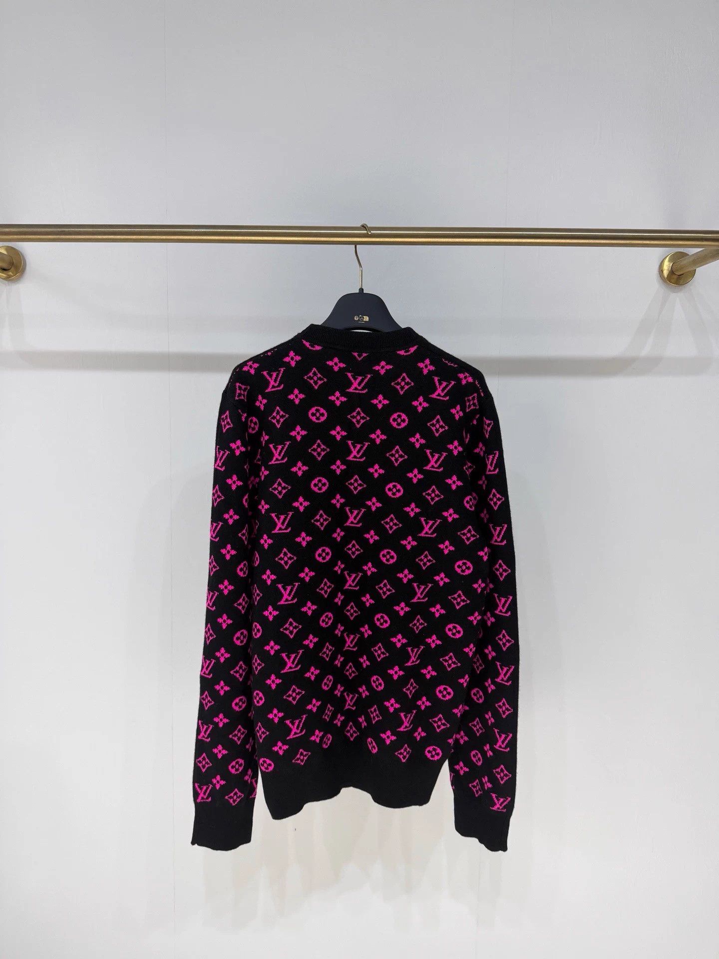 Louis Vuitton LV cashmere logo knit sweater M 99 new Size US M / EU 48-50 / 2 - 5 Thumbnail