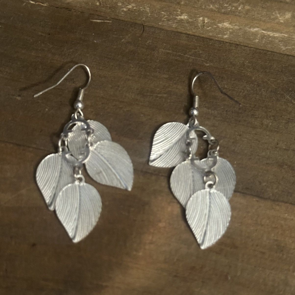 Other Silver tone leaf cluster dangle earrings Size ONE SIZE - 3 Thumbnail
