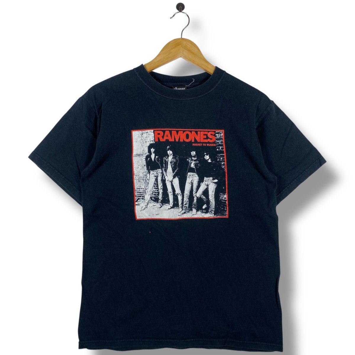 Band Tees Vintage 00's RAMONES Rocket To Russia Band Tee Shirt Size US M / EU 48-50 / 2 - 1 Thumbnail