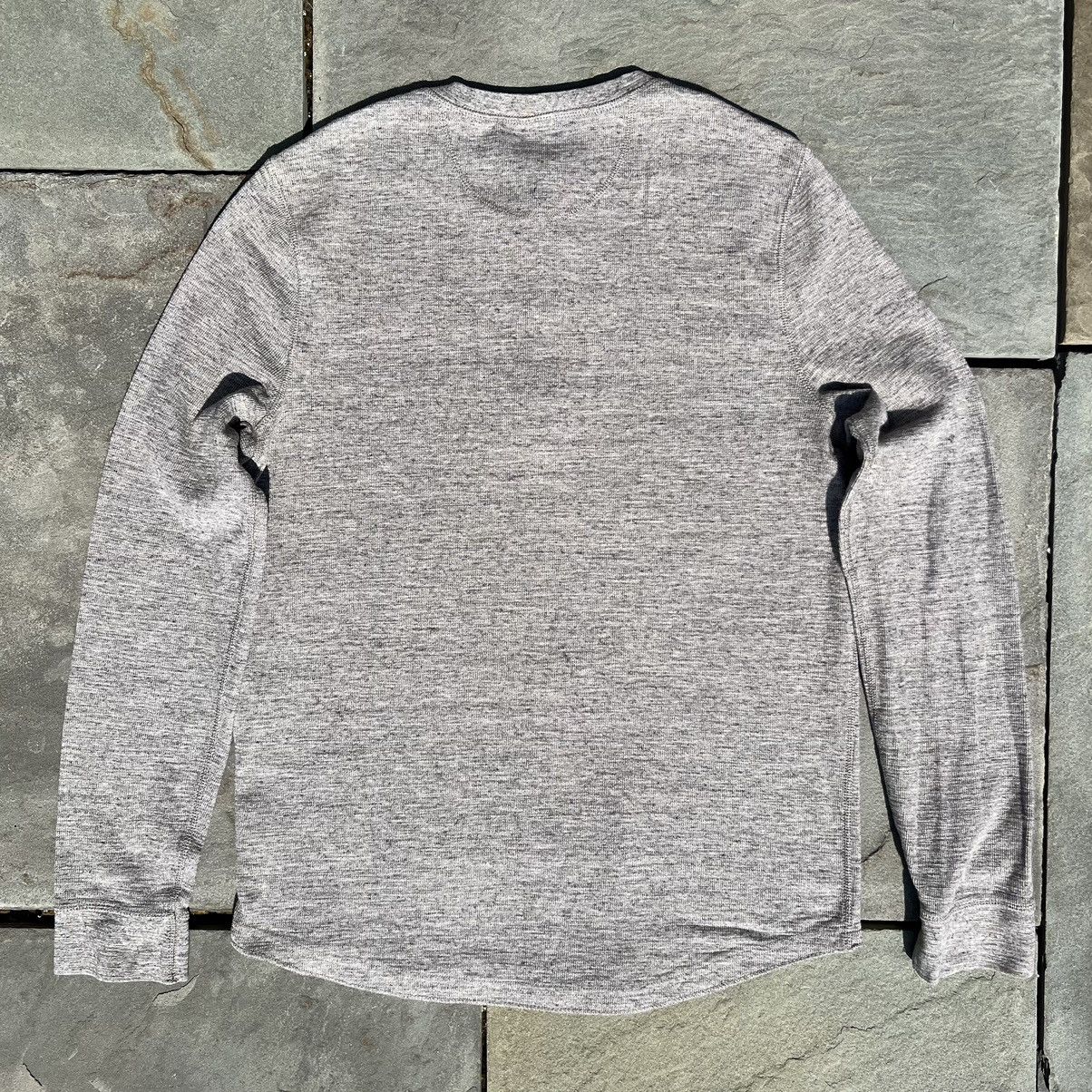 American Eagle Outfitters Grey Heather Waffle Knit Thermal Henley Size US L / EU 52-54 / 3 - 2 Thumbnail