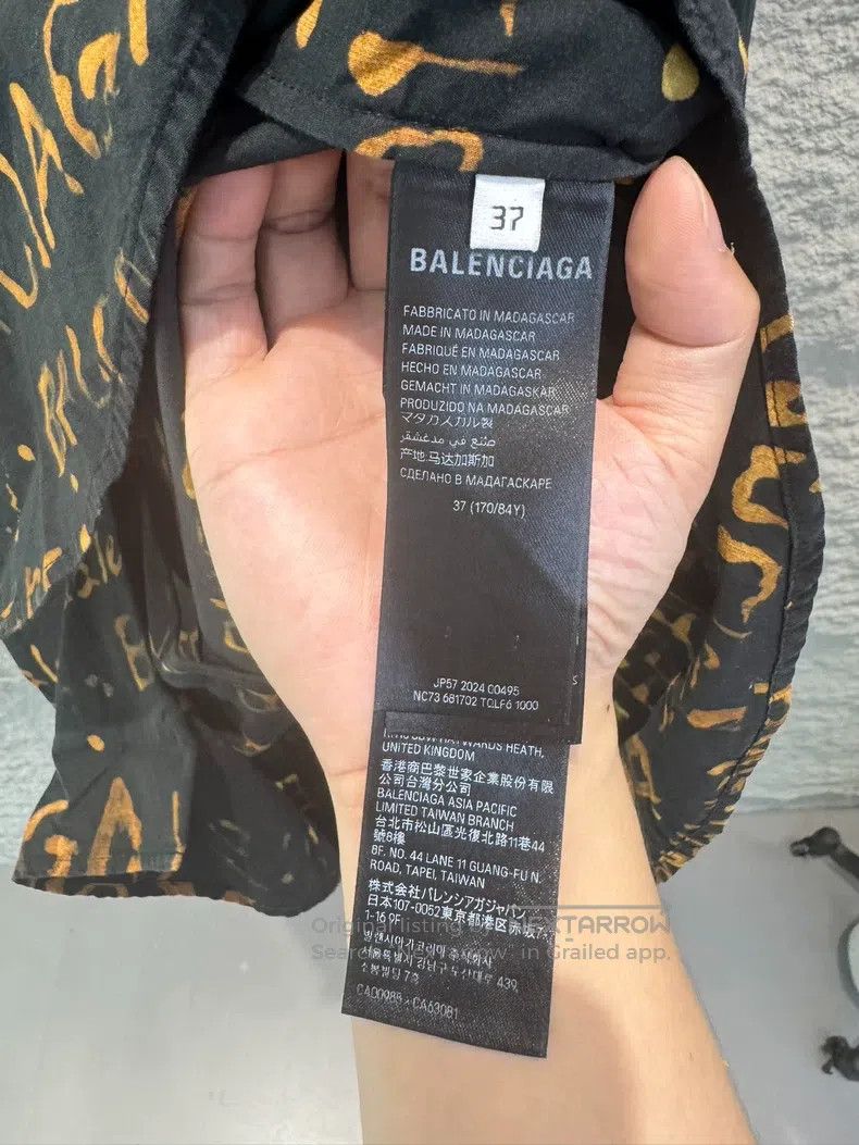 Balenciaga Balenciaga size 37 Logo Lettering Printed Single-Breasted Size US M / EU 48-50 / 2 - 4 Thumbnail