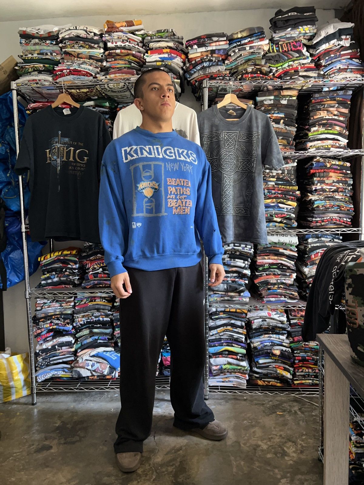 NBA 90s New York Knicks Beaten Paths are for Men Crewneck Magic Size US L / EU 52-54 / 3 - 2 Thumbnail