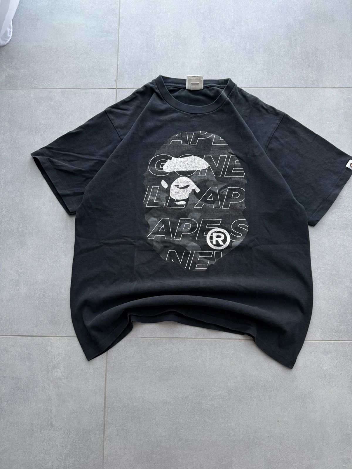 Bape A bathing Ape Vintage Big logo tee t-shirt hype y2k opium Size US L / EU 52-54 / 3 - 2 Thumbnail