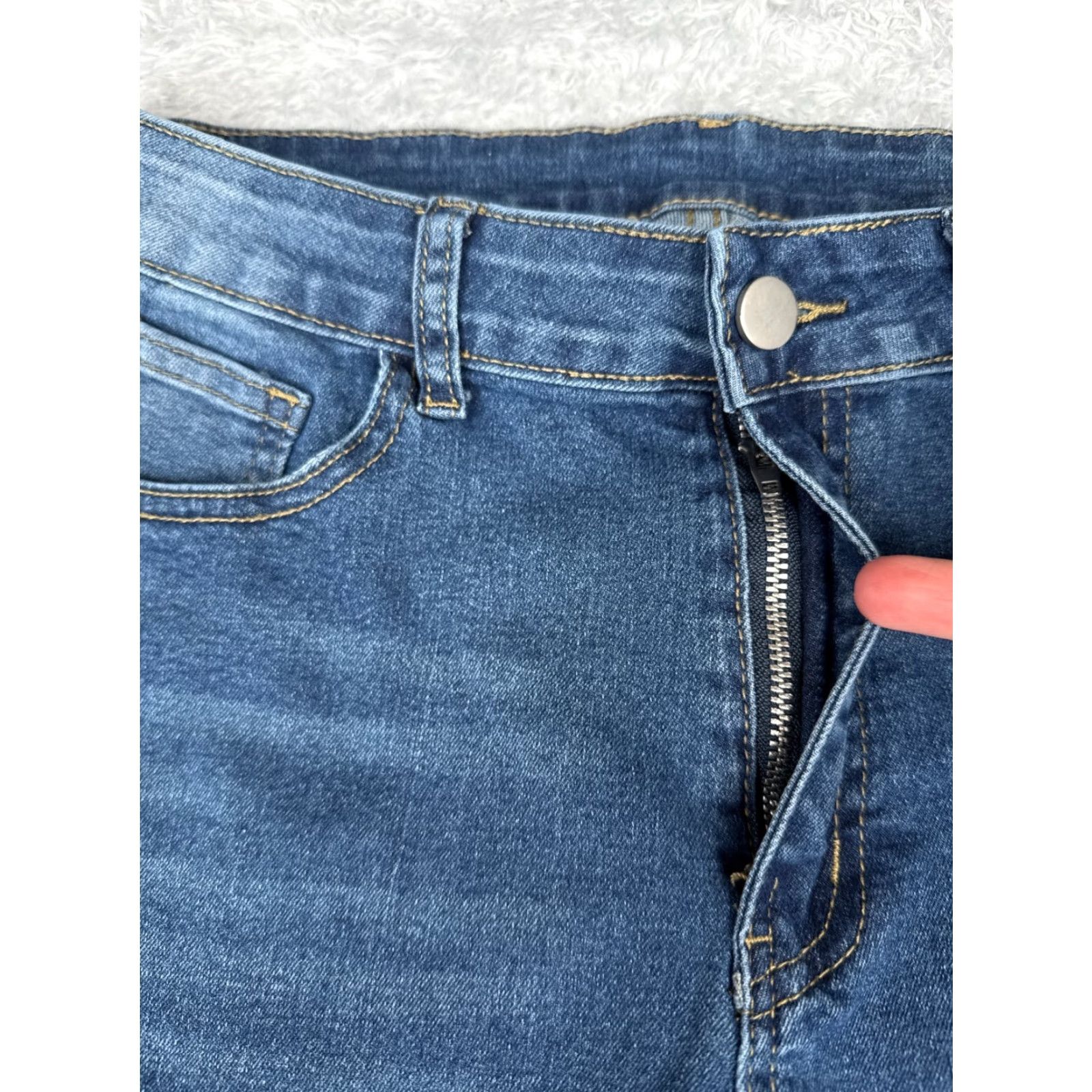Vintage Vintage Unbranded Women's Jeans Flared 30x29 High Rise Denim Embroidered Floral Cotton Blend Blue Size 30" / US 8 / IT 44 - 5 Thumbnail