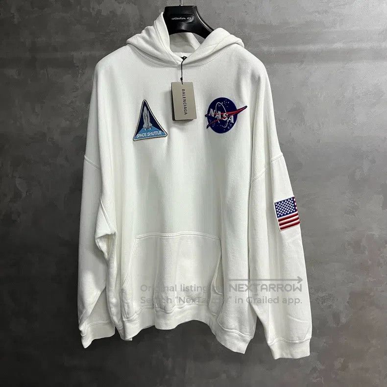 Balenciaga Balenciaga White Letter Logo Sticker Hooded Loose Long Sle Size US XS / EU 42 / 0 - 1 Thumbnail
