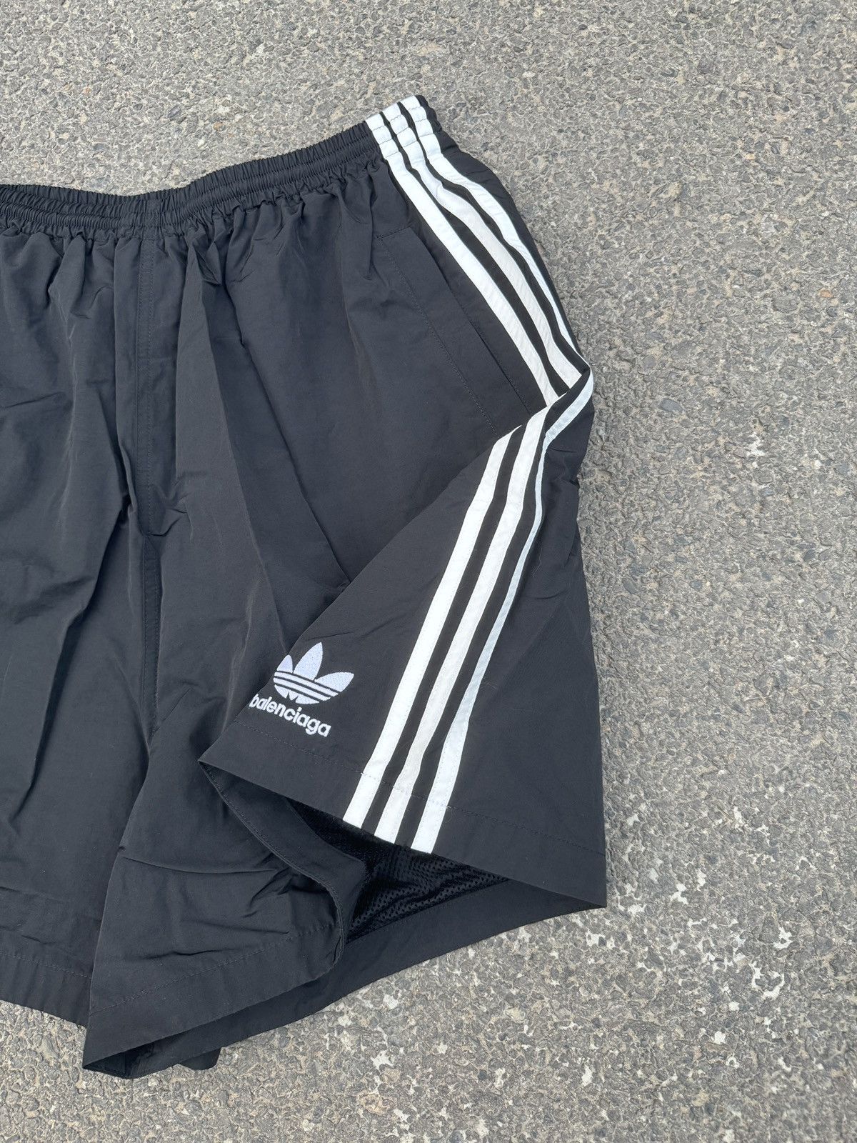 Balenciaga Balenciaga Adidas Nylon Shorts Sport / Swimshort Sz.50 Size US 34 / EU 50 - 3 Thumbnail