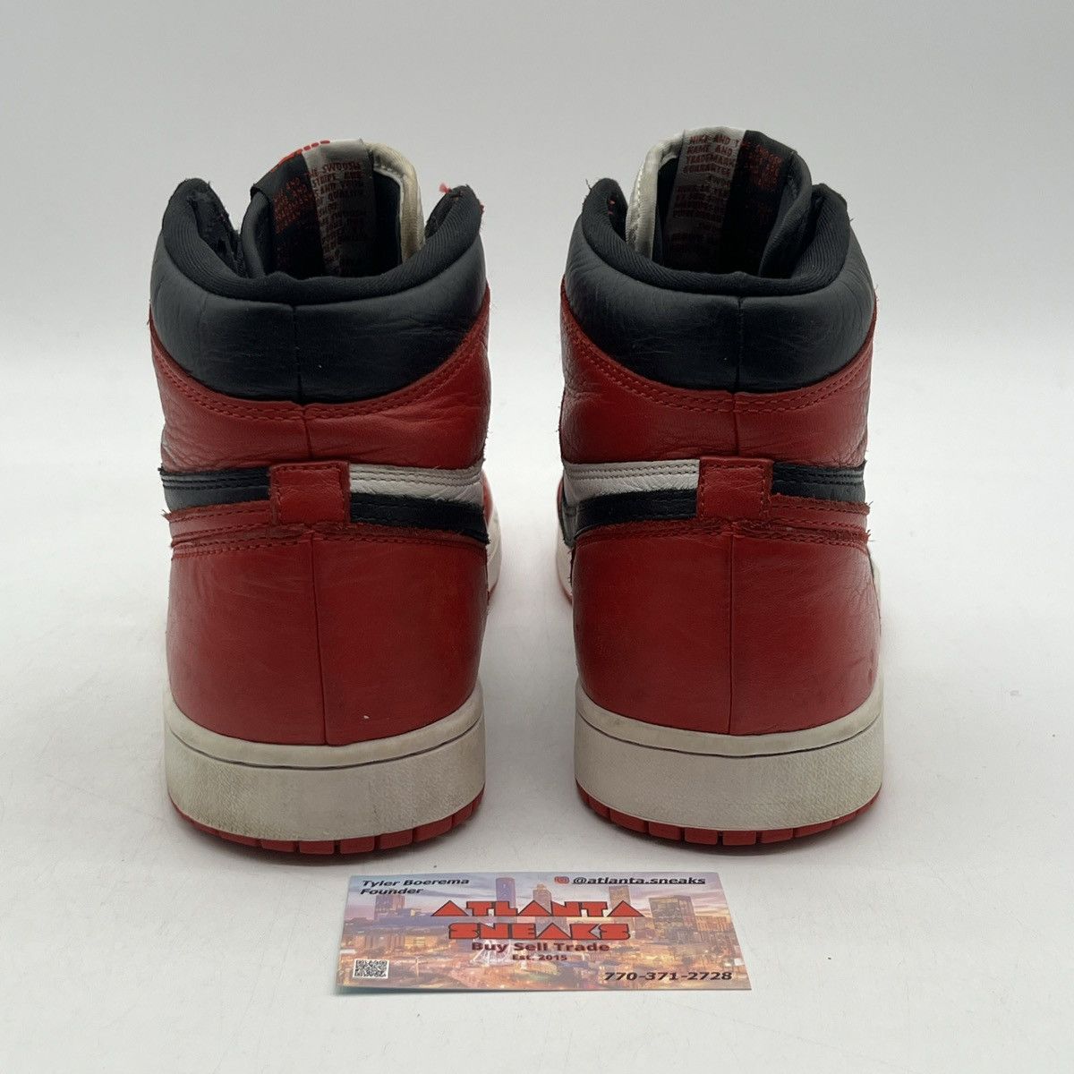 Nike Air Jordan 1 high homage to home Size US 10 / EU 43 - 3 Thumbnail