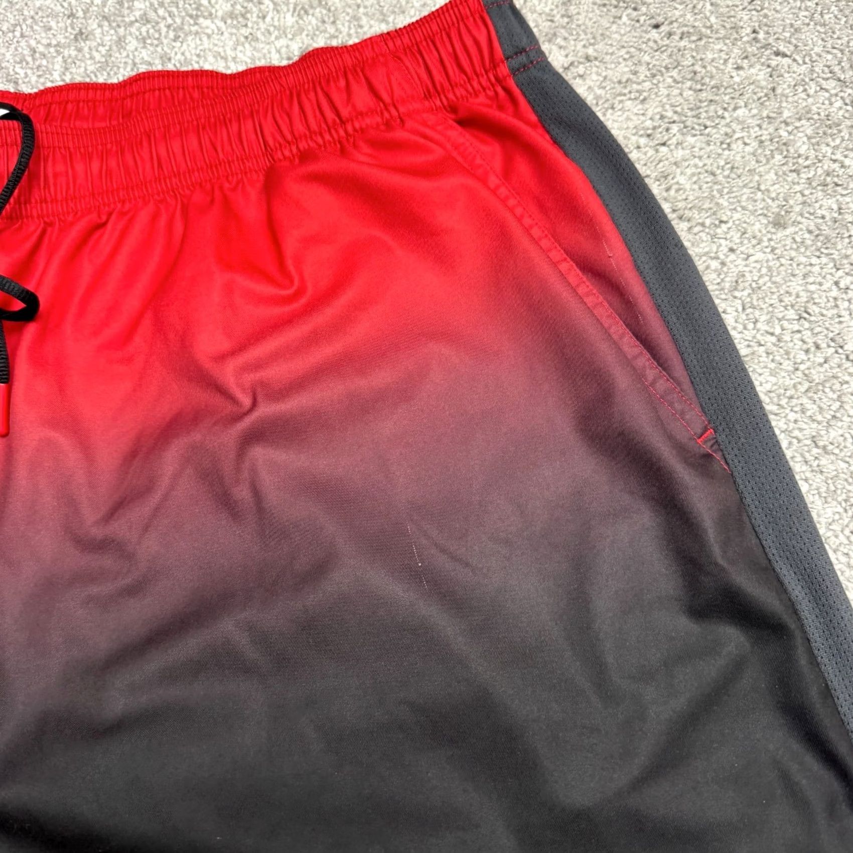 Vintage MSX Ombre Athletic Training Shorts Mens 3XL Red Black Jersey Pocket Drawstring Elastic Waist Breathable 10in Inseam Active Sports Athleisure Shirt? Size US 39 - 4 Thumbnail