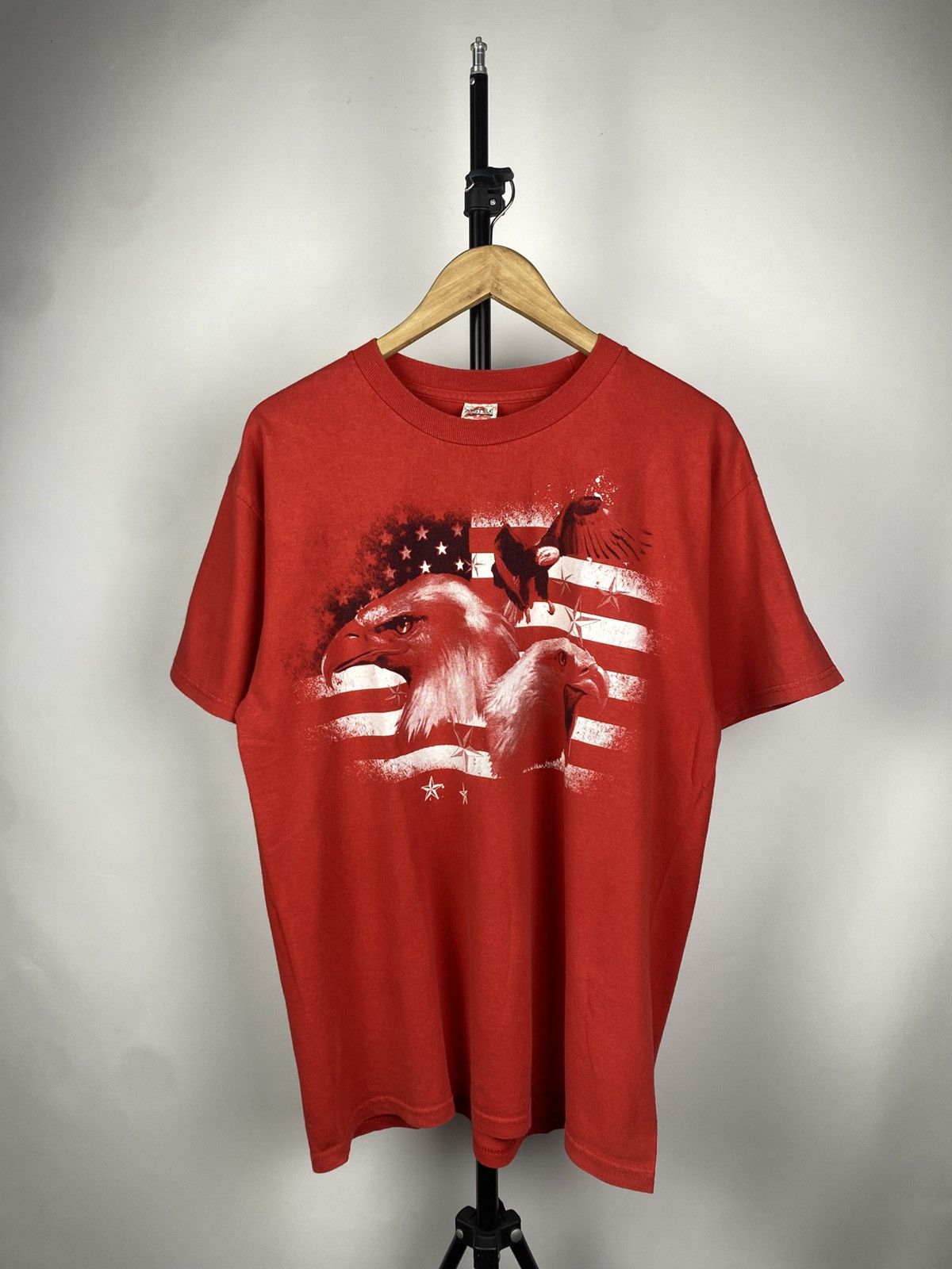 Vintage Vintage 90s Big Logo USA Native Eagle Y2K Animal Tee Shirt Size US L / EU 52-54 / 3 - 1 Thumbnail