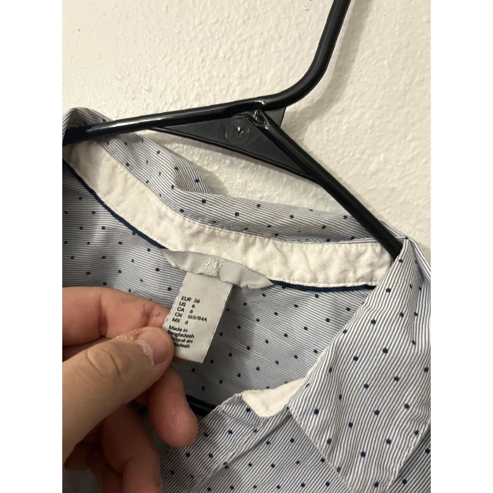H&M H&M Women’s Blue/Blue Polka Dot Collared Button Up Size 6 Shirt Women Blue Polka Dot Button-Up Slim Regular Size M / US 6-8 / IT 42-44 - 2 Thumbnail