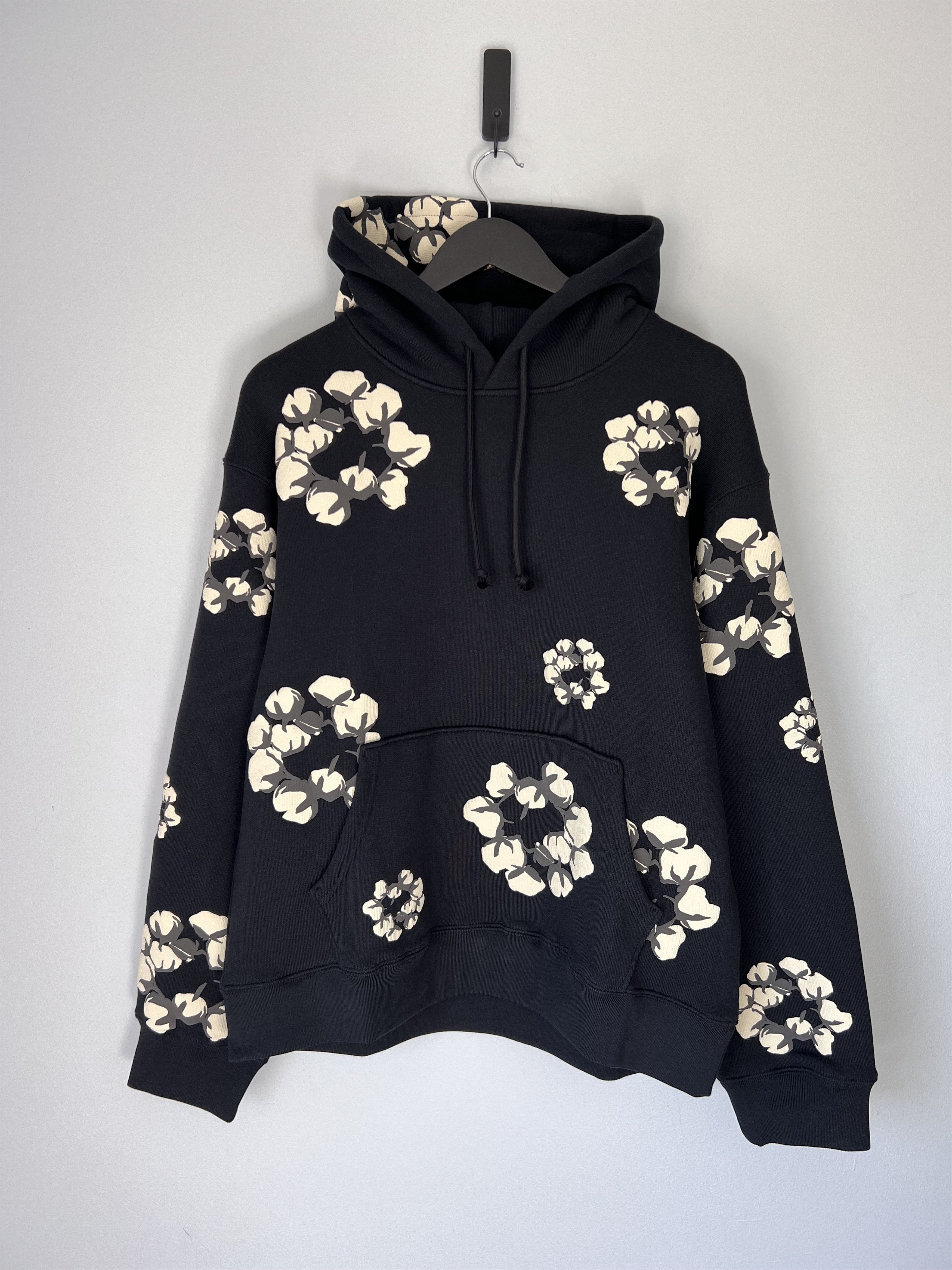 【人気★】Denim Tears x CPFM Cactus Tears ブラックパーカー Denim Tears x CPFM Cactus Tears Wreath Black Hoodie