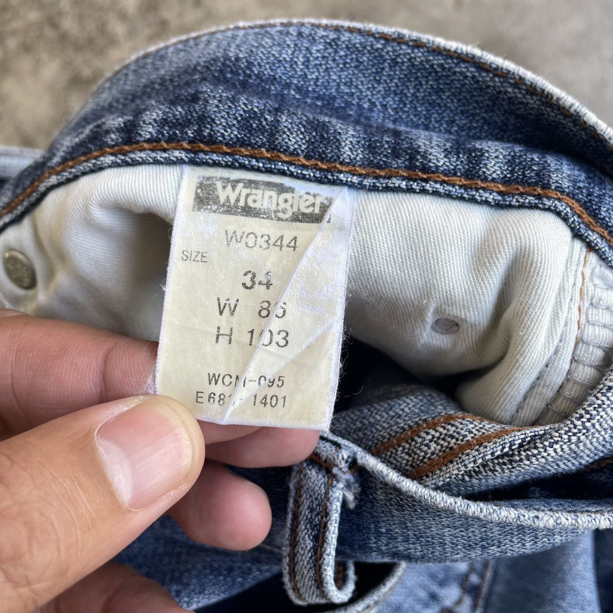Wrangler 🔥Vintage Wrangler W0344 Washed Ripped Distress Denim Jeans Size US 33 - 15 Thumbnail