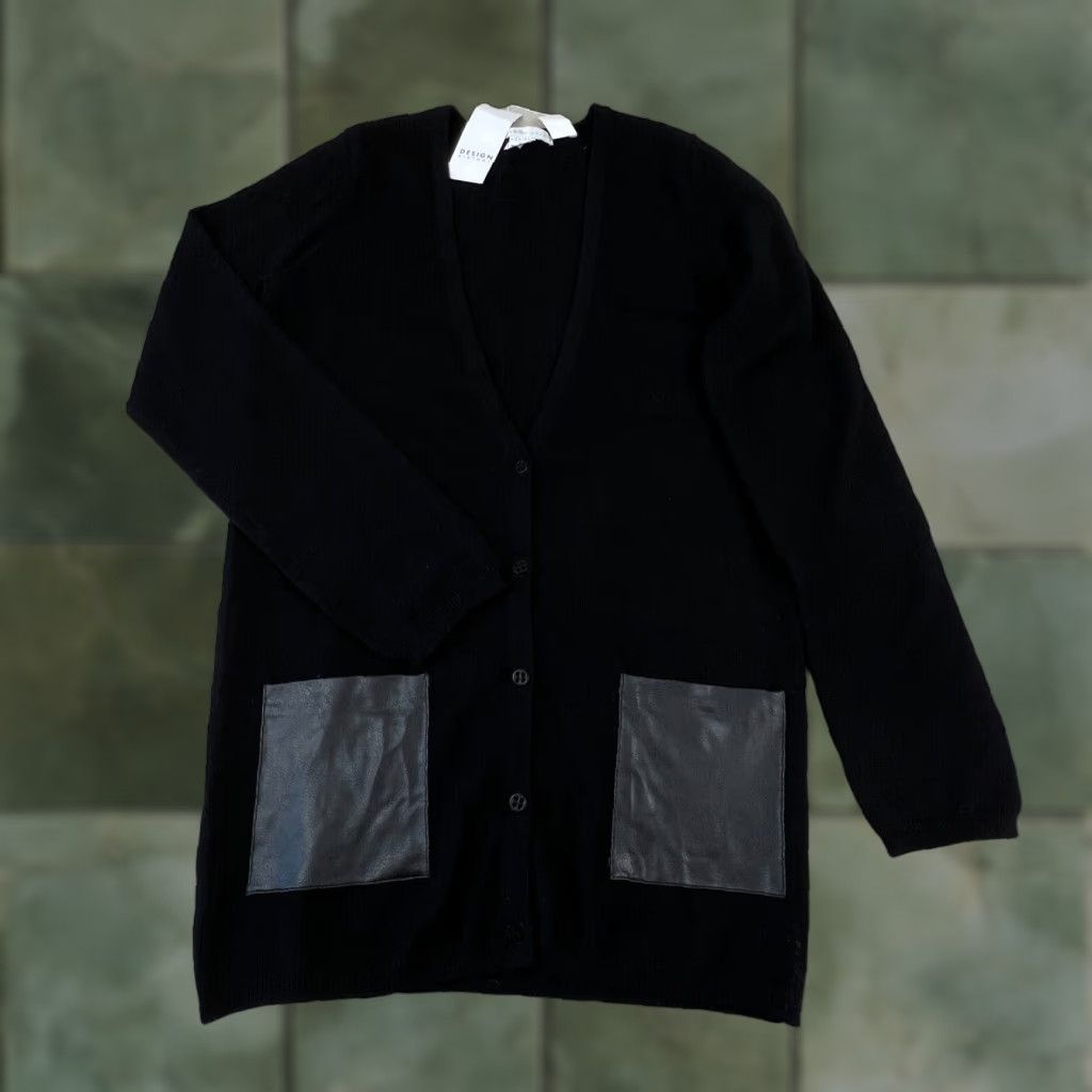 Vintage Design History Women Small Black Merino Wool V Neck Cardigan Sweater Size S / US 4 / IT 40 - 1 Thumbnail