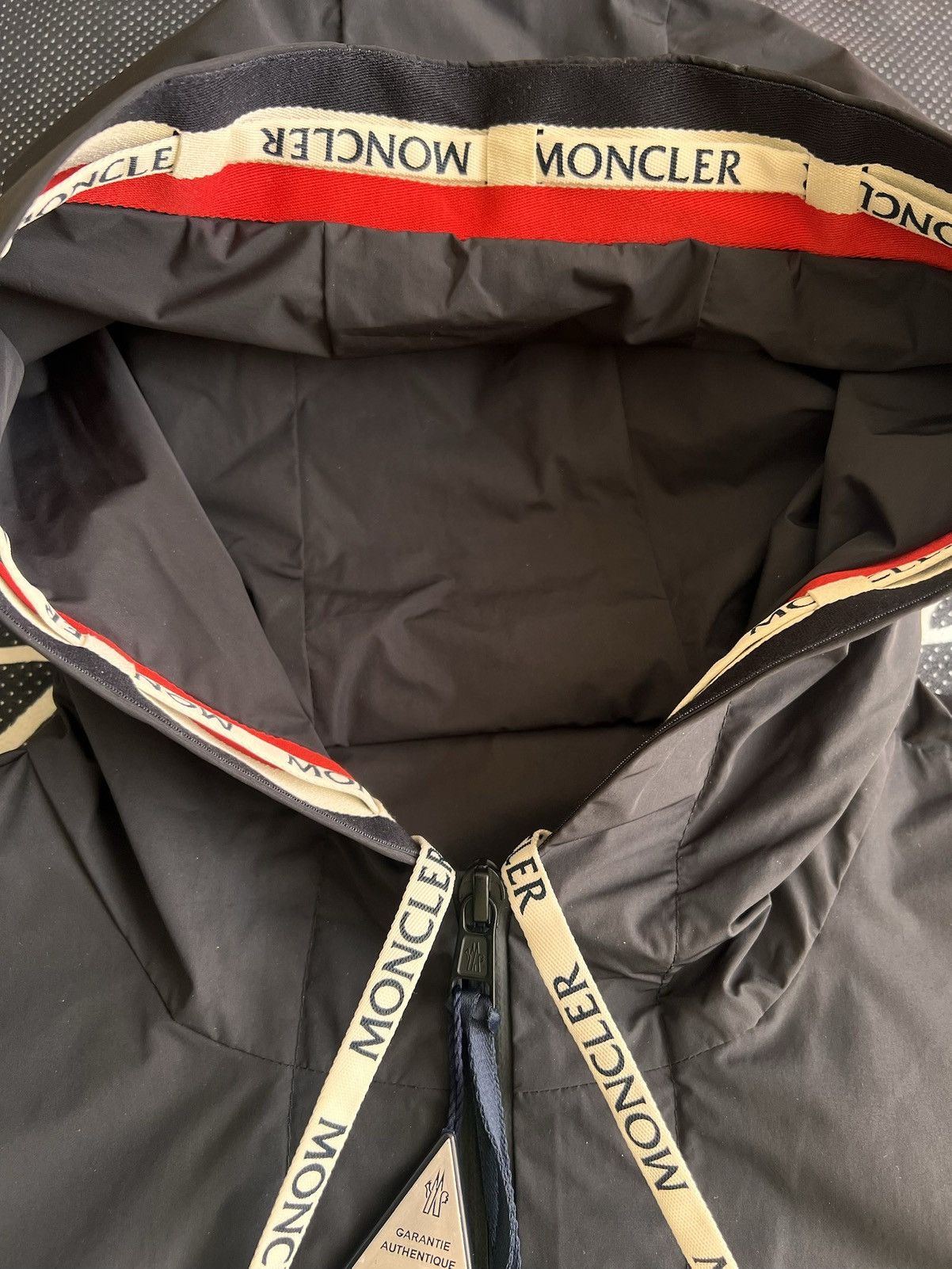 Moncler L Moncler Carles lightweight Jacket Black wind hood zip logo Size US L / EU 52-54 / 3 - 5 Thumbnail