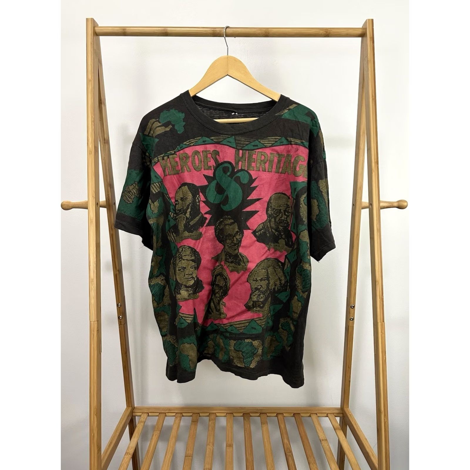 Vintage VTG 90s Black History Heroes Heritage MLK Rosa Parks DeBois AOP Faded T-Shirt XL Black Mens Size US XL / EU 56 / 4 - 2 Thumbnail