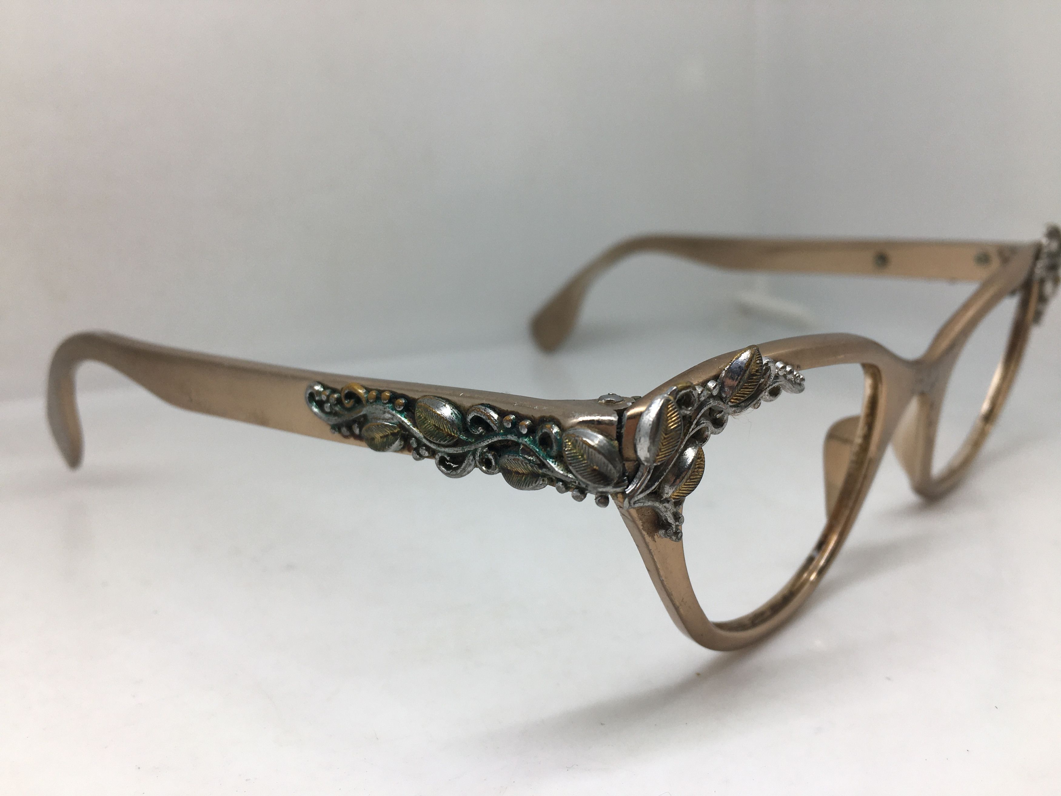 Vintage Vintage 50s TURA Woman Aluminum Brown Cateye Eyeglasses Size ONE SIZE - 1 Thumbnail