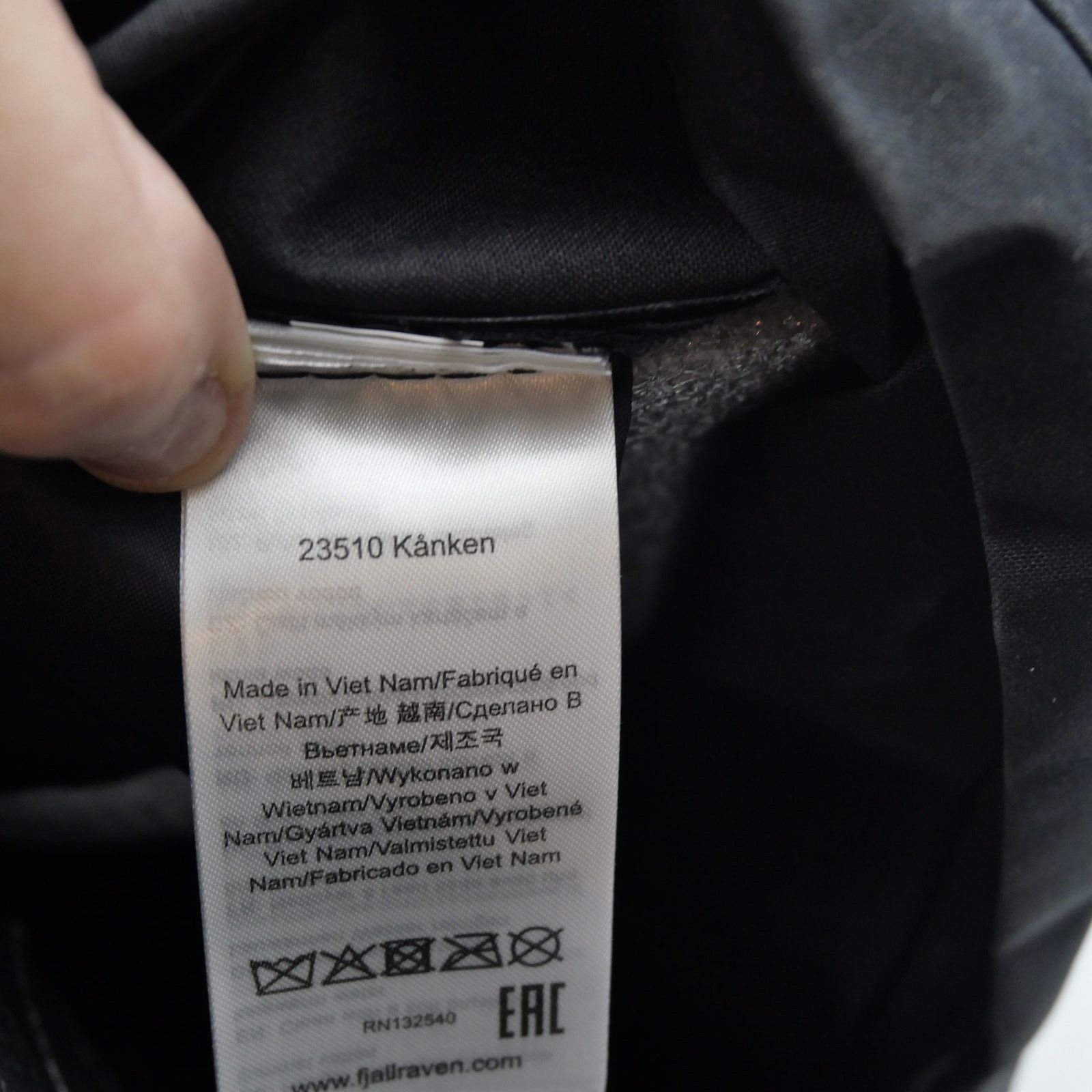 Fjallraven NEW Fjallraven Kanken Everyday Backpack Black 23510 Size ONE SIZE - 5 Thumbnail